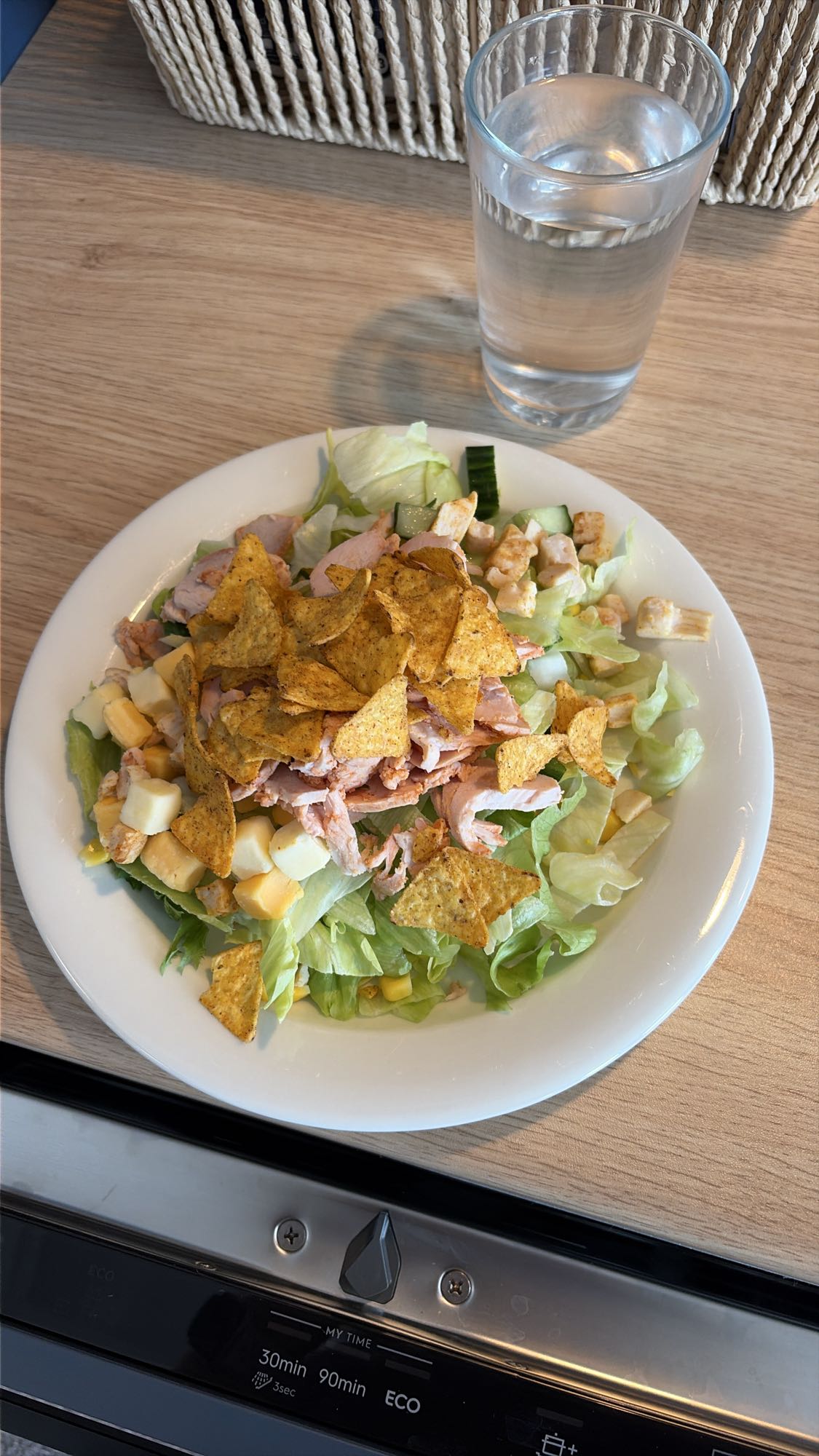 Kycklingsallad med chips