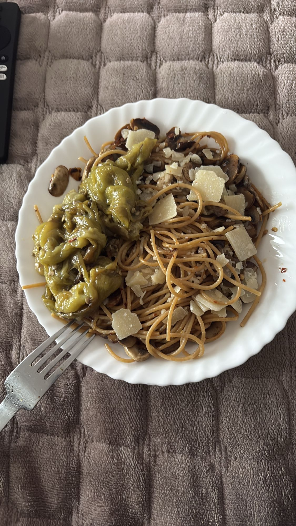 Spaghetti med sopp og ost
