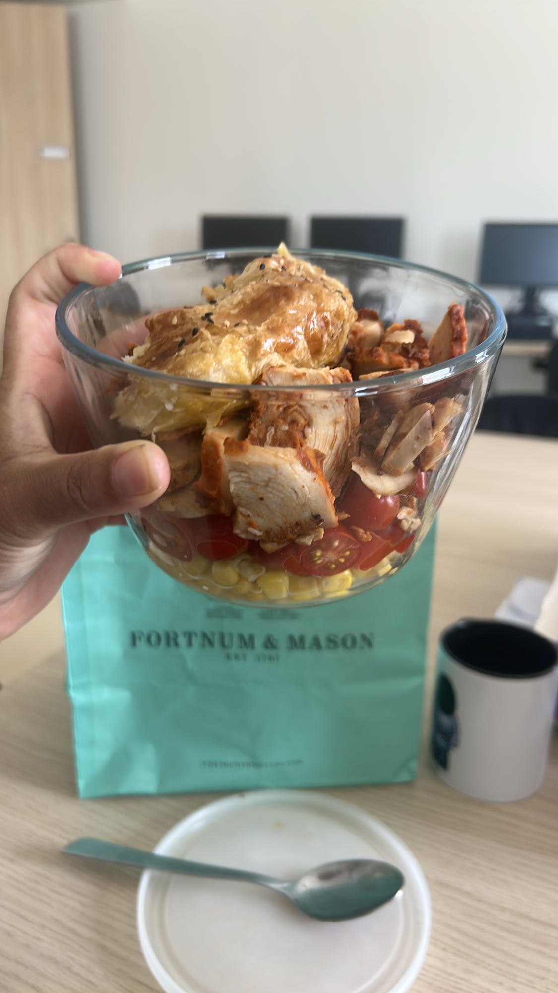 Bol poulet mexicain et croissant salé