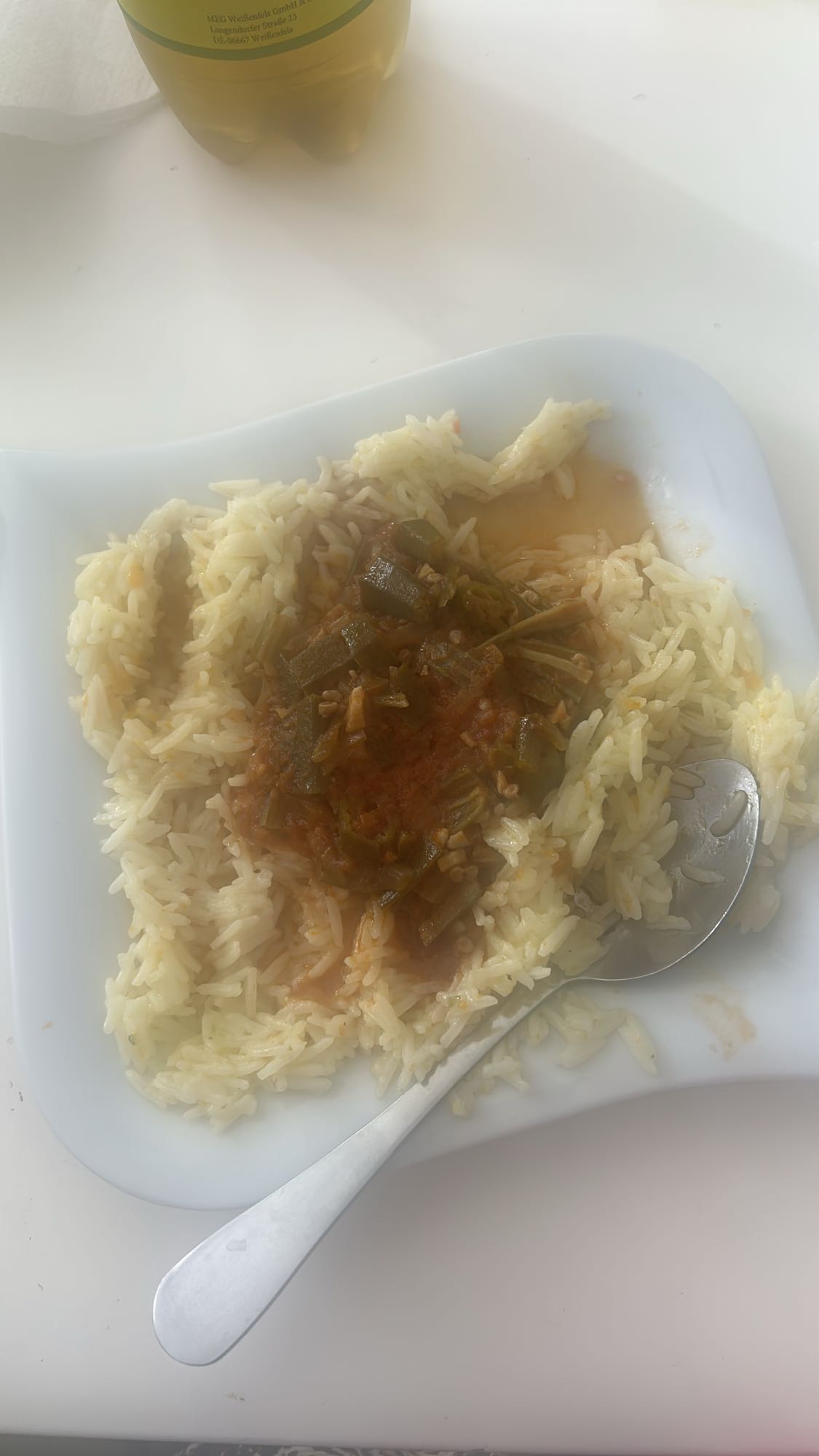 Reis mit Okra-Soße