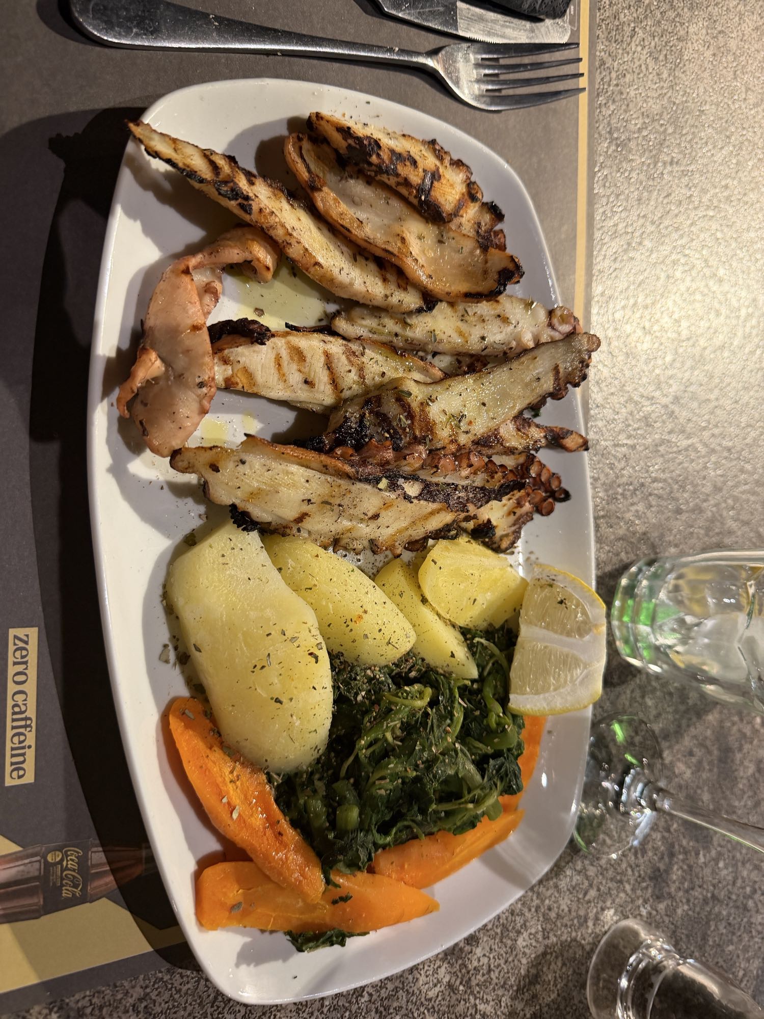 Polpo grigliato con verdure