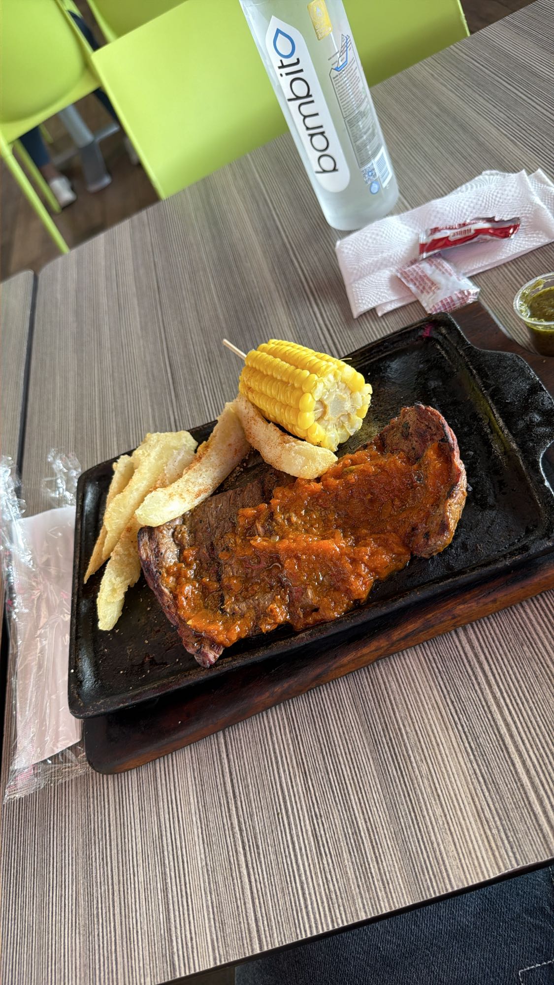 carne con yuca y maiz