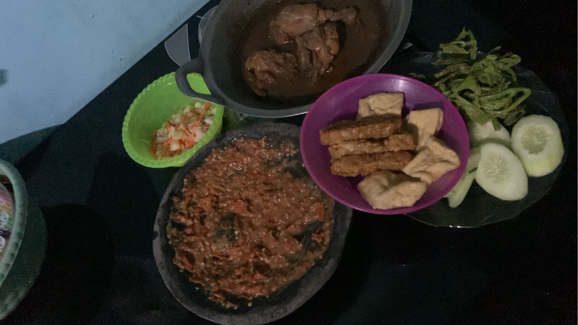 Ayam Tahu Tempe Lalapan
