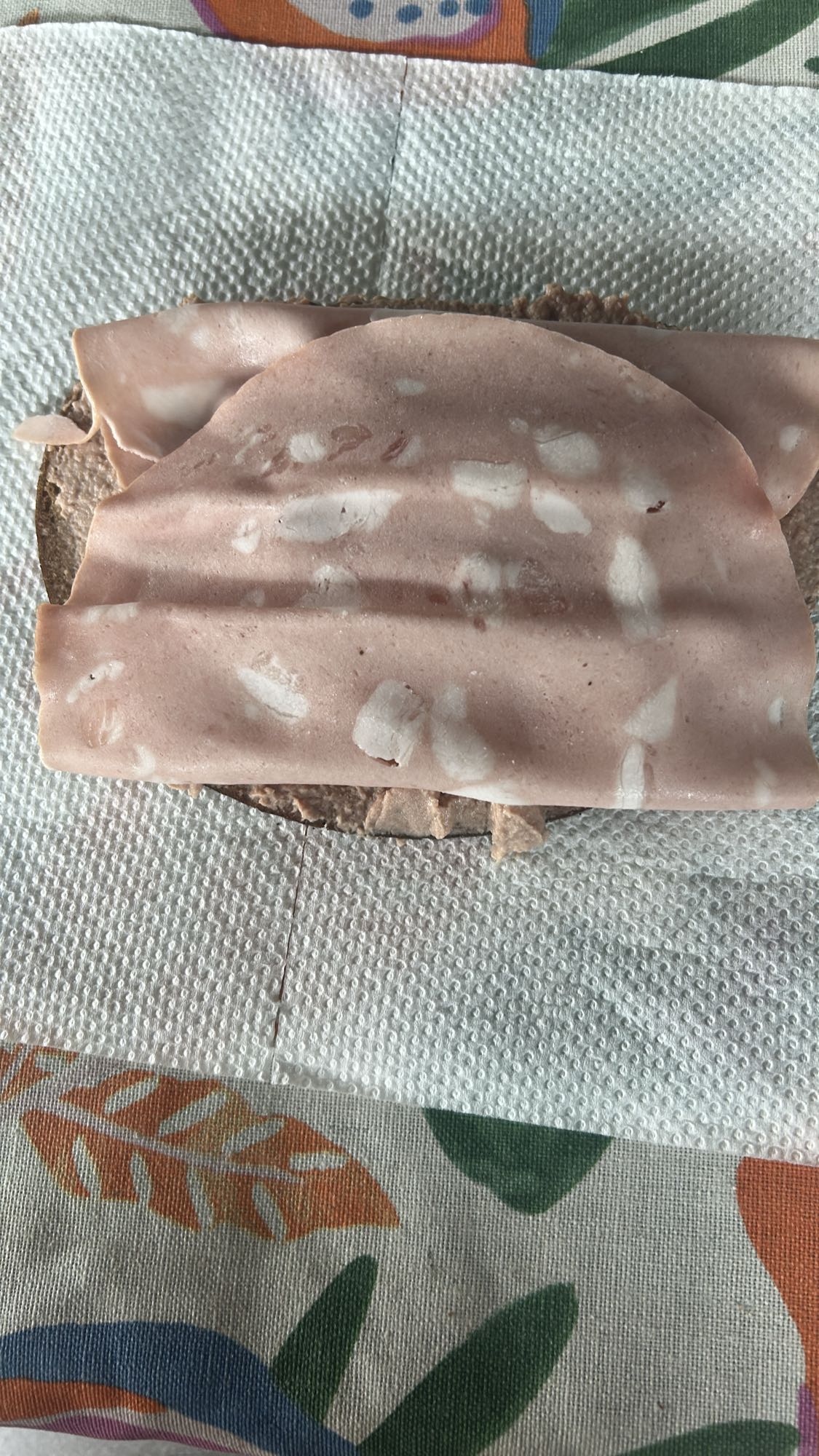 Sandviș cu mortadella