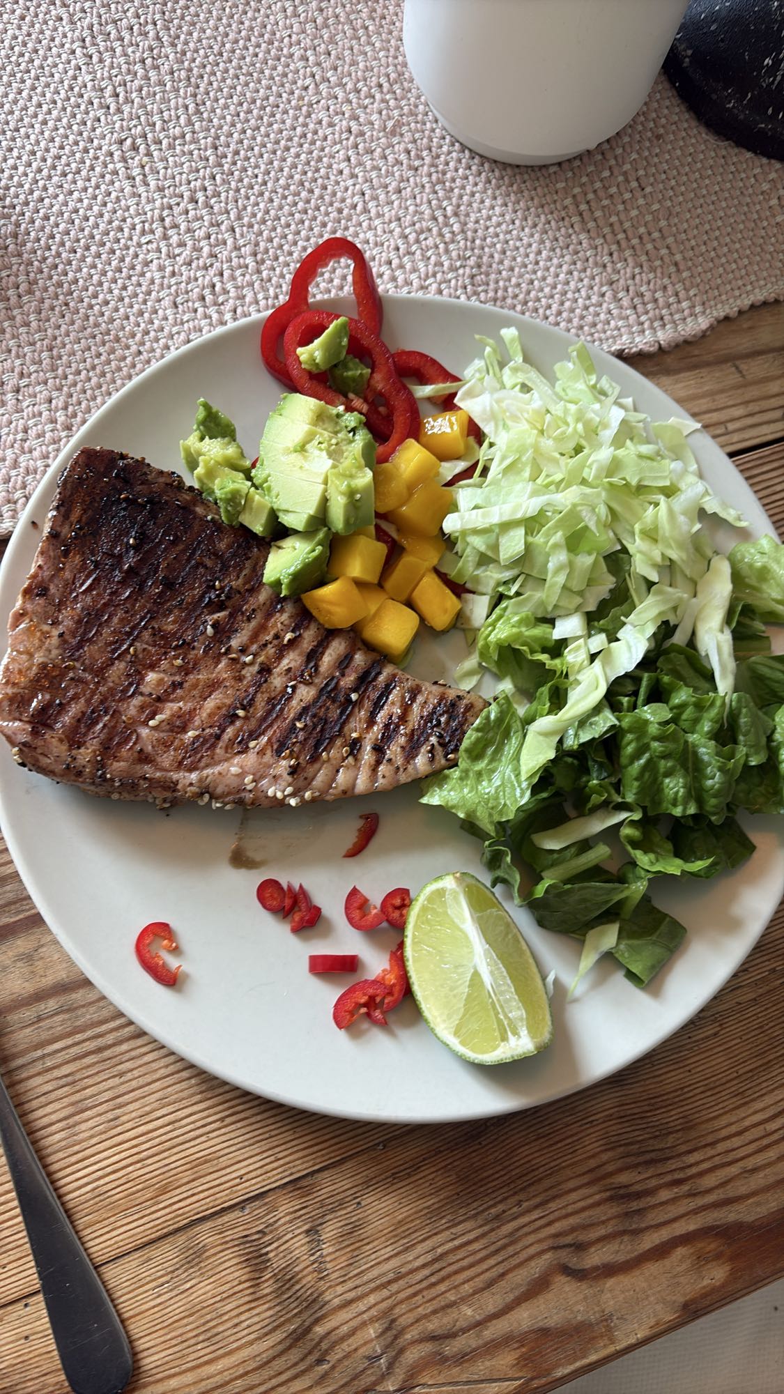 Grillad tonfisk med sallad