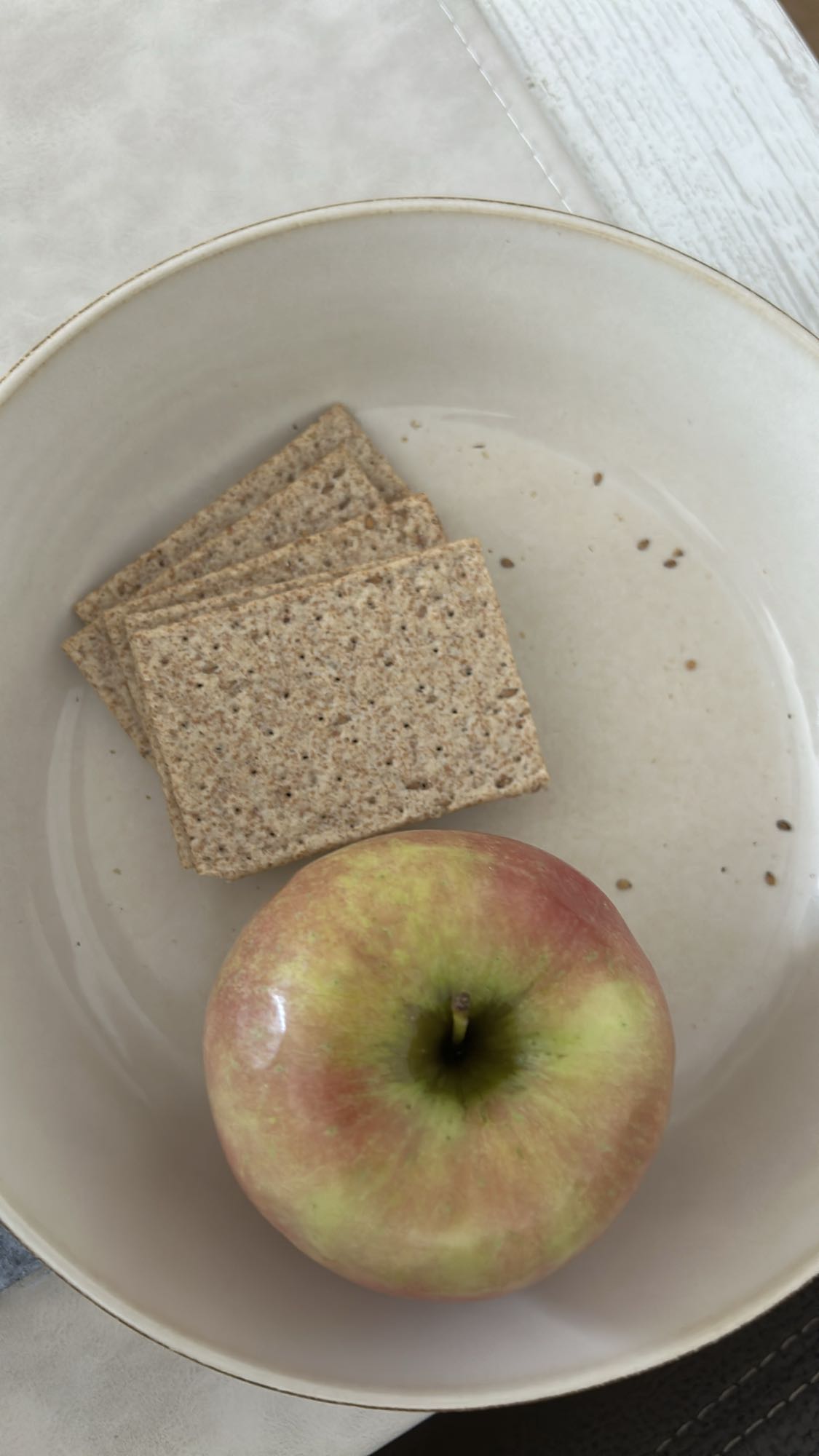 manzana con crackers