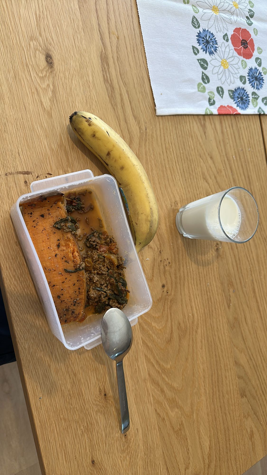 Lax med köttfärs och banan