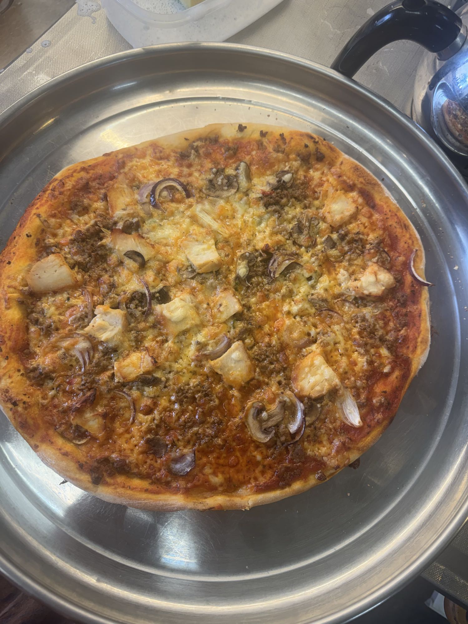 Köttfärspizza med kyckling