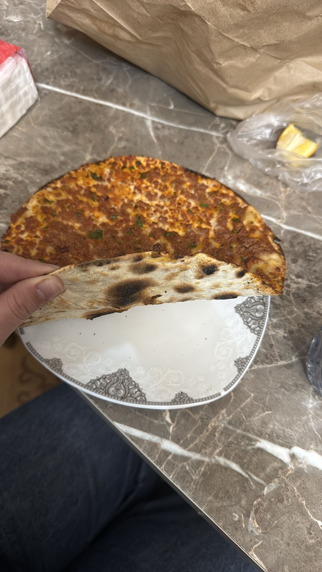 Lahmacun with Lemon
