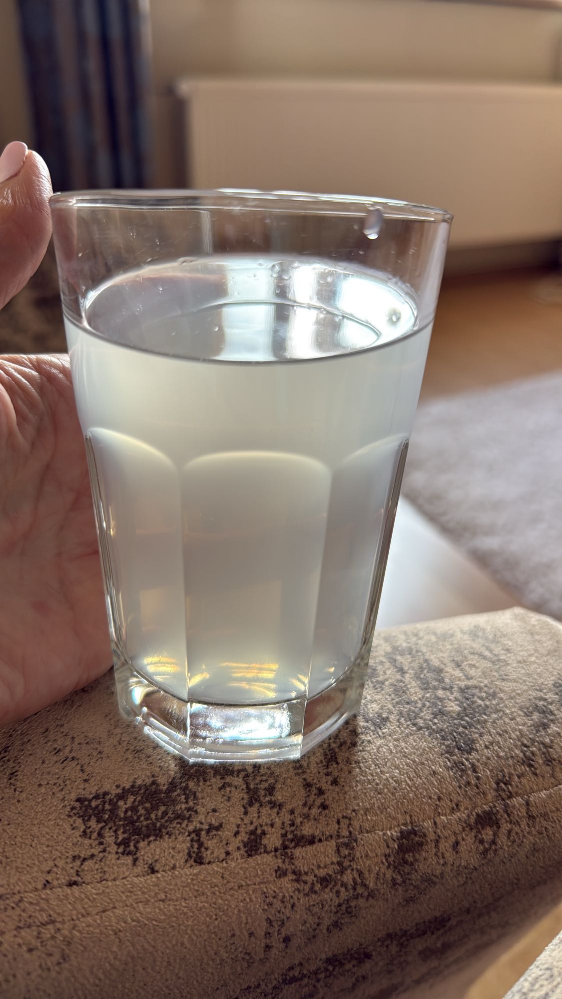 Băutură cu gin, Kinley și apă