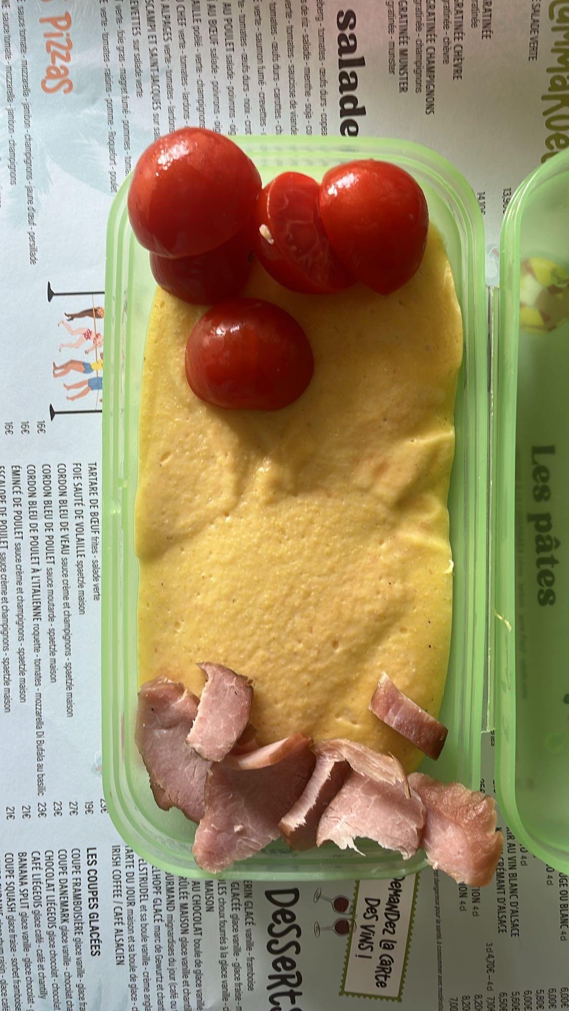 Omelette tomates jambon