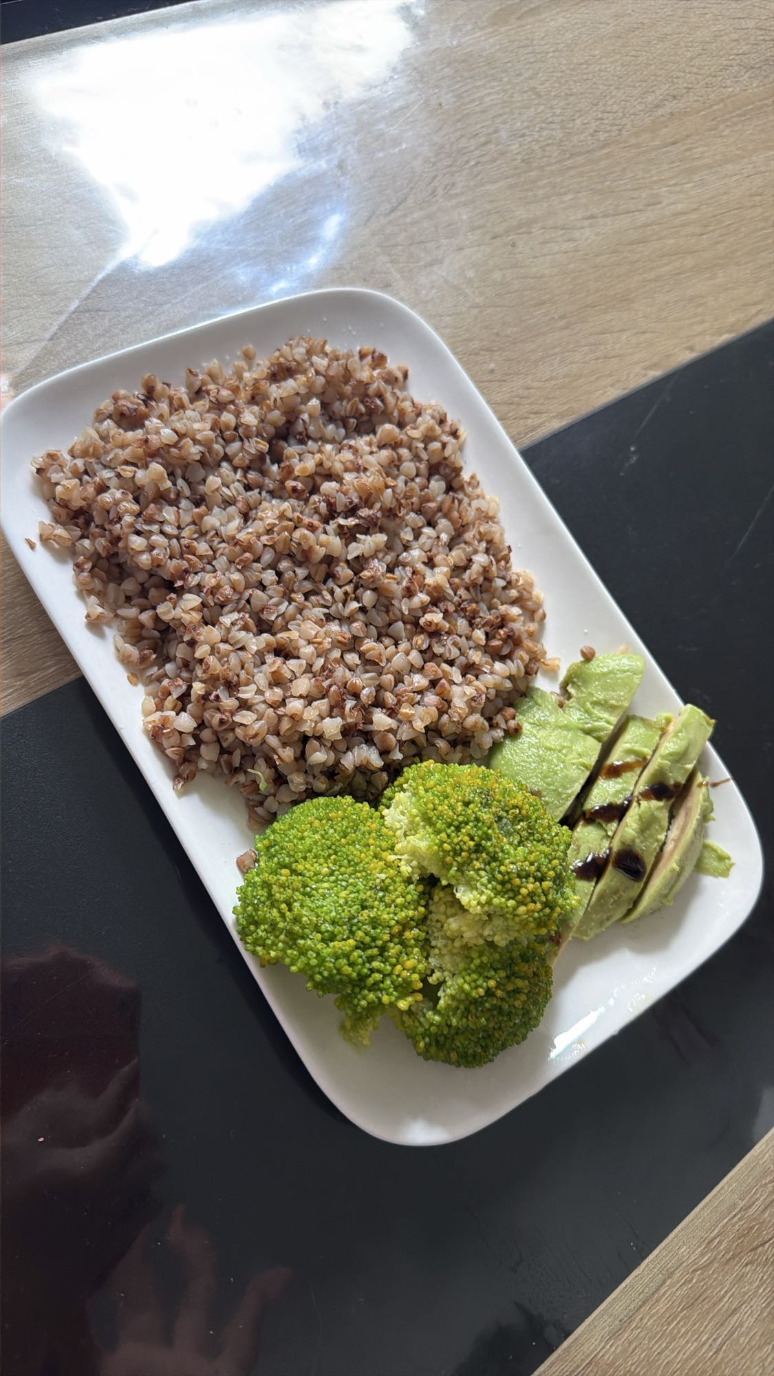 Hrisca cu broccoli si avocado