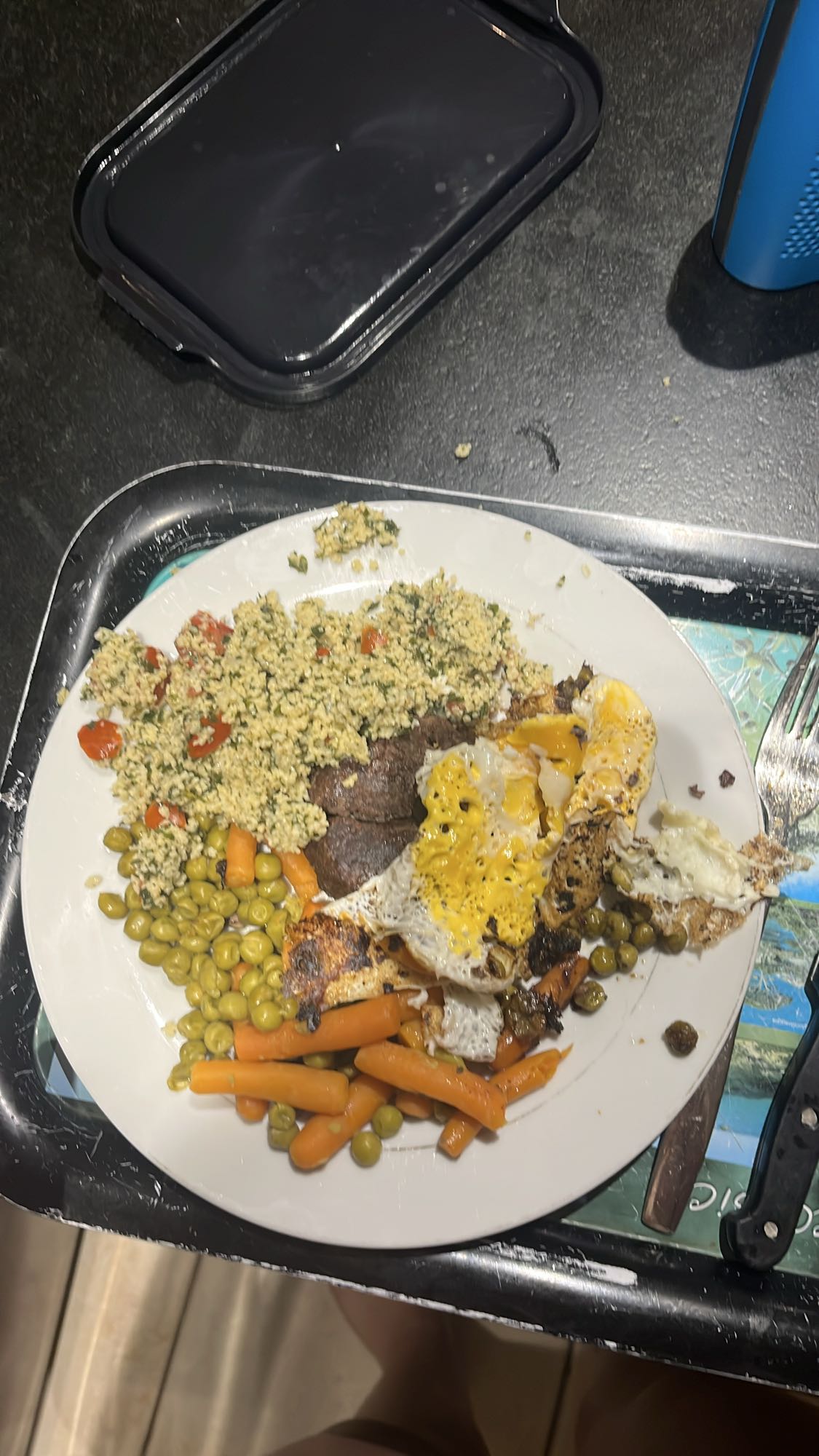 Assiette oeufs et couscous