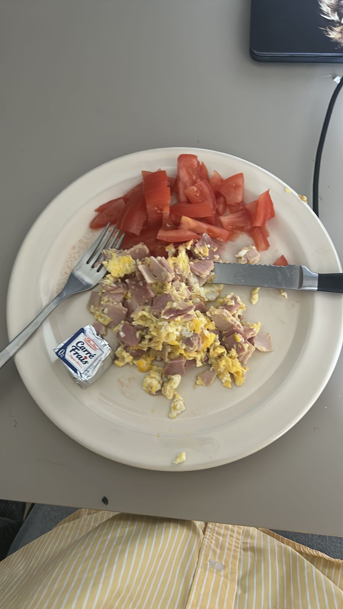 Oeufs brouillés jambon et carré frais 0%