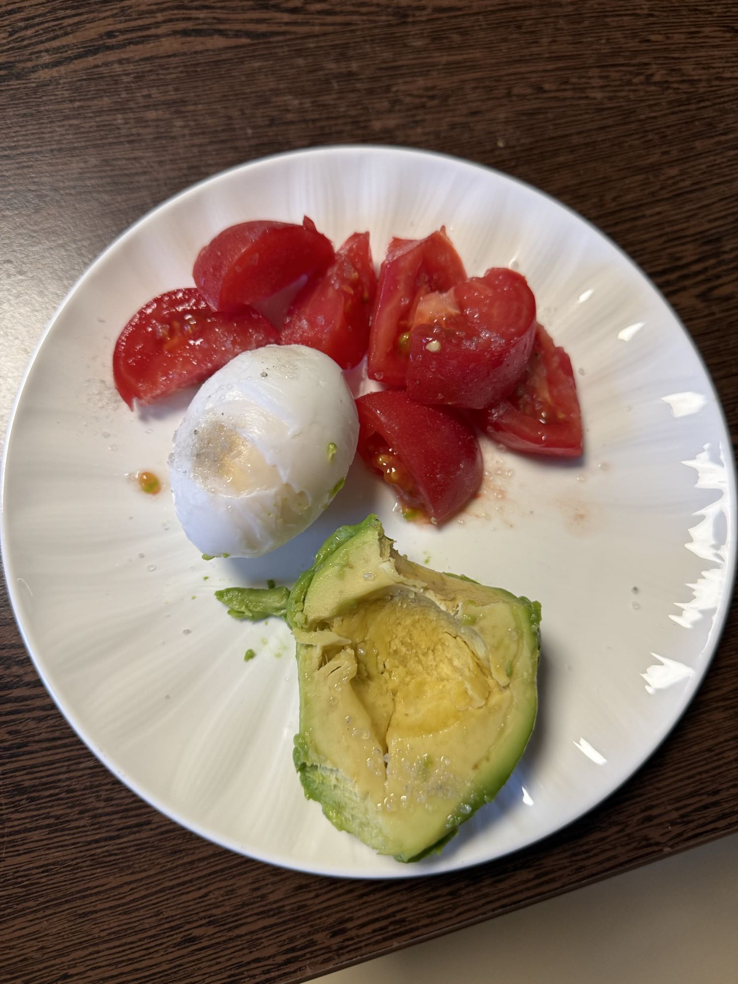 Ou cu avocado si rosii