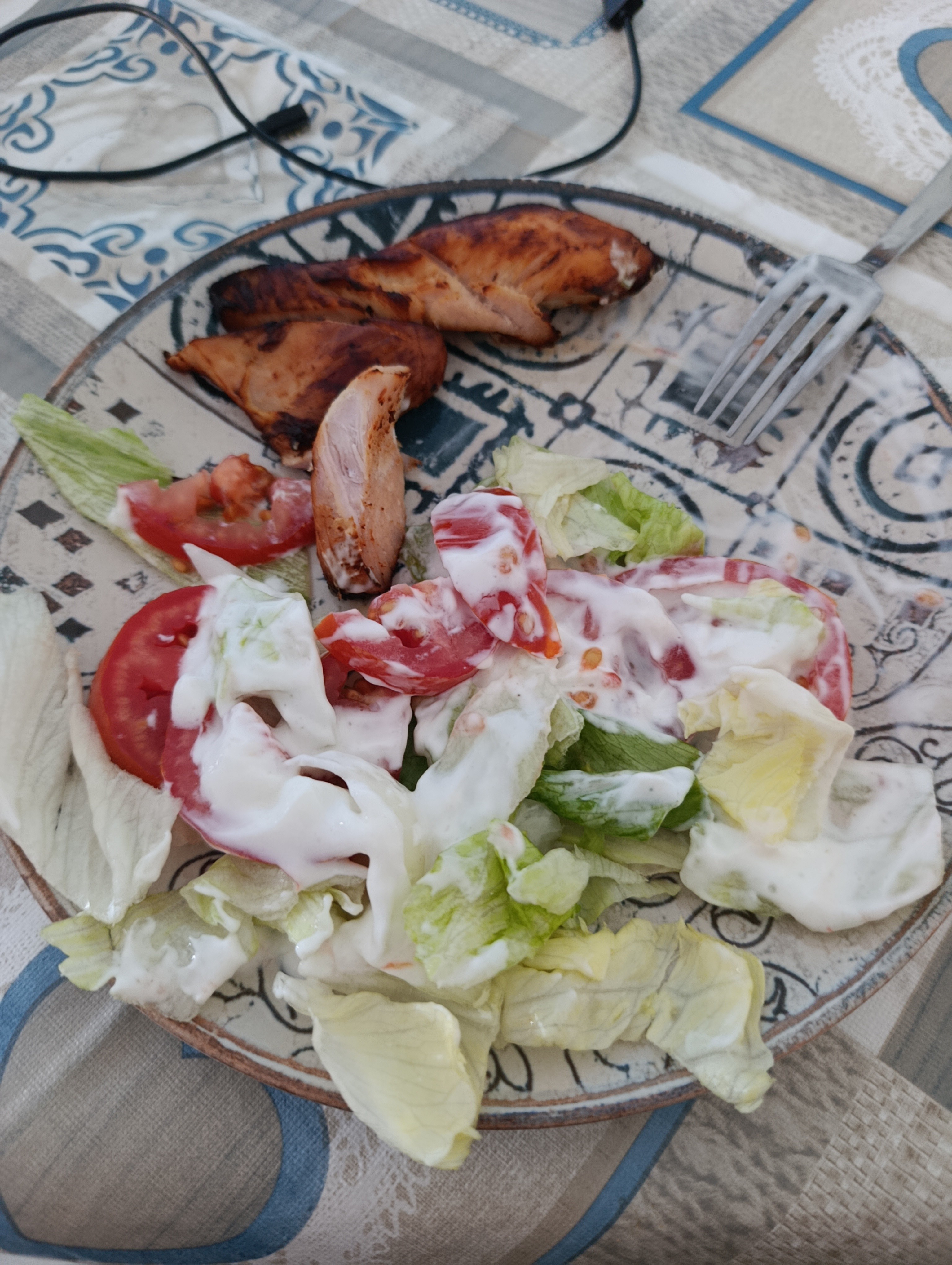 pollo con ensalada