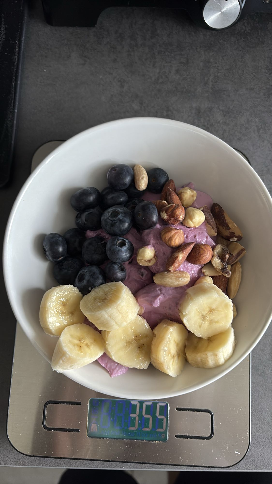 Yoghurt met fruit en noten