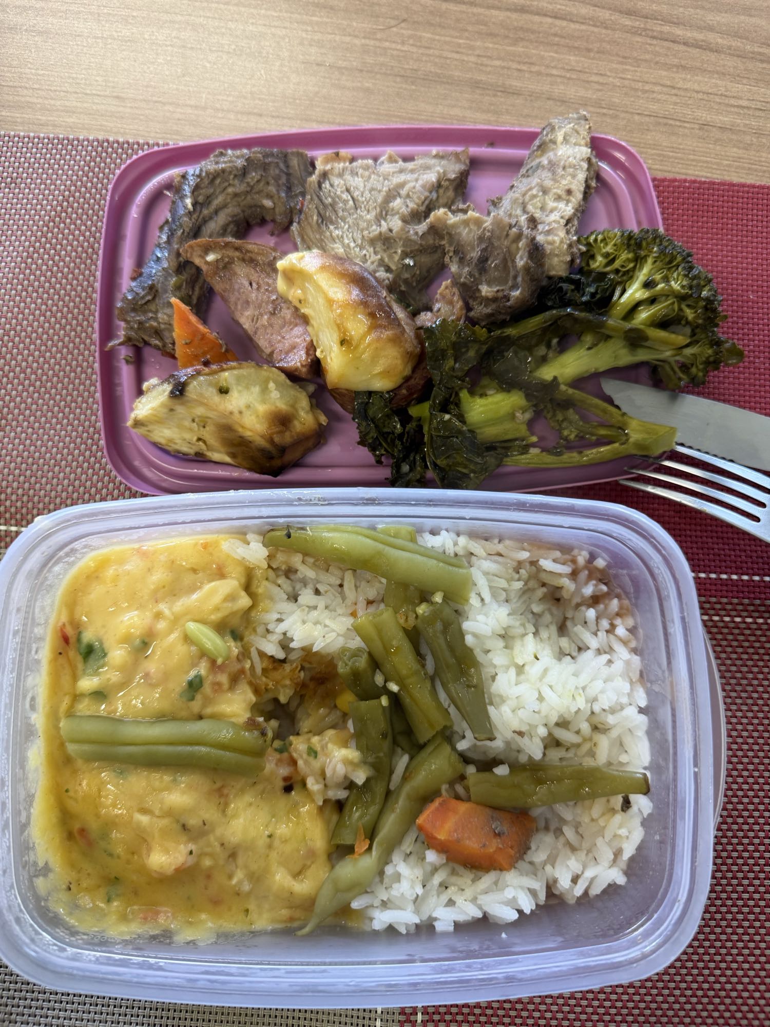 Arroz com carnes e legumes