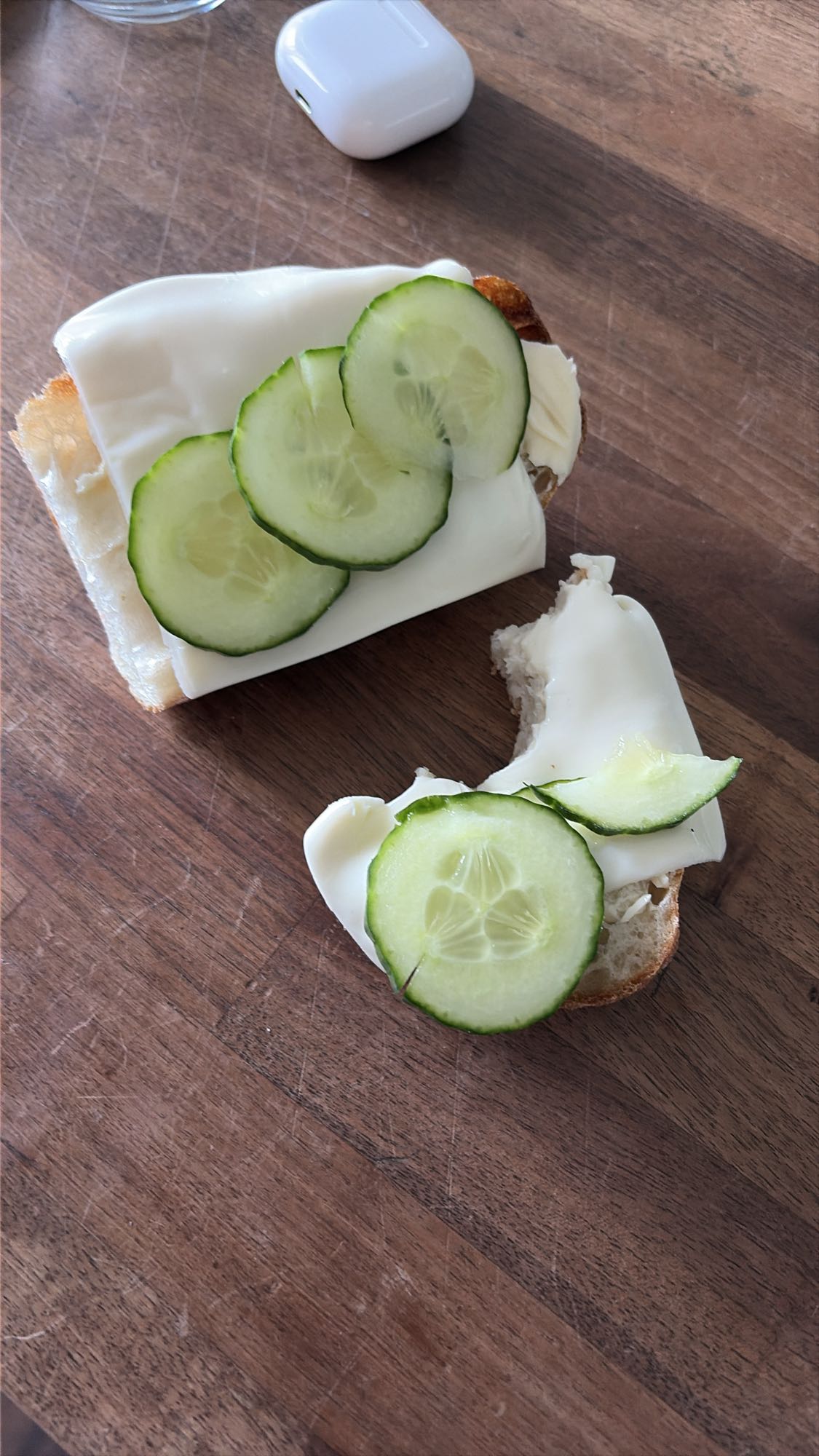 Smörgås med ost och gurka