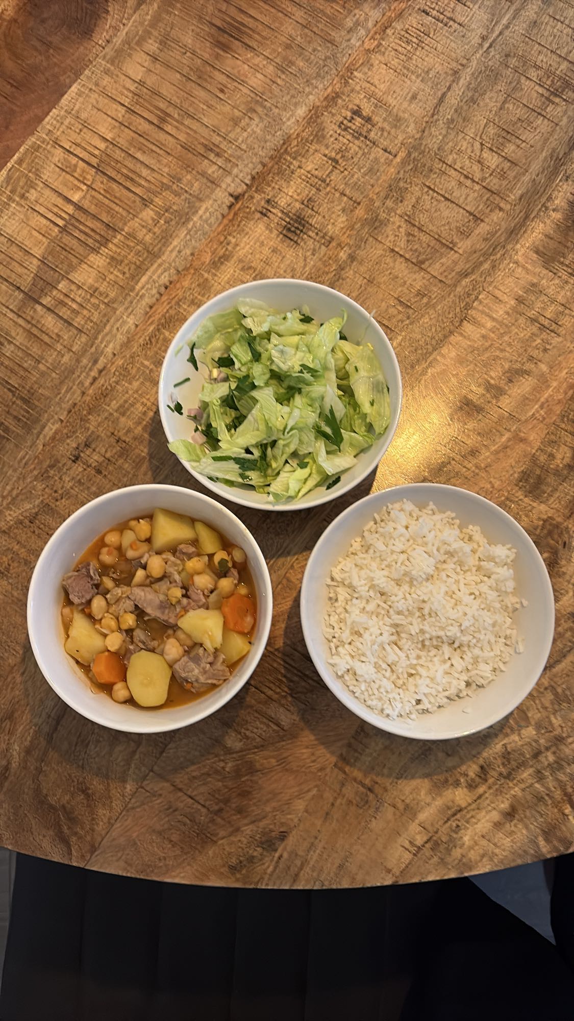 Rijst met stoof en salade