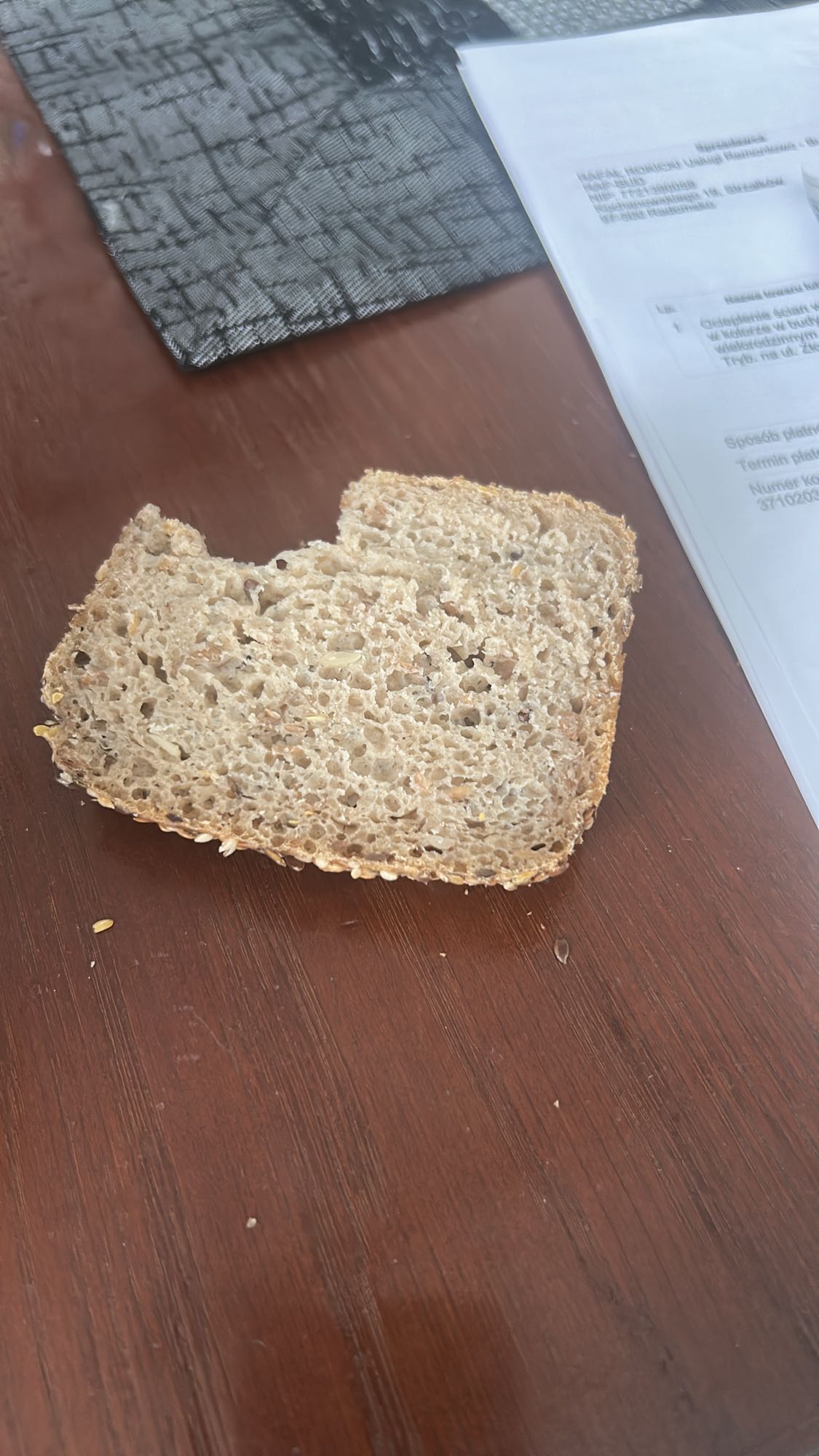 Kromka chleba ziarnistego