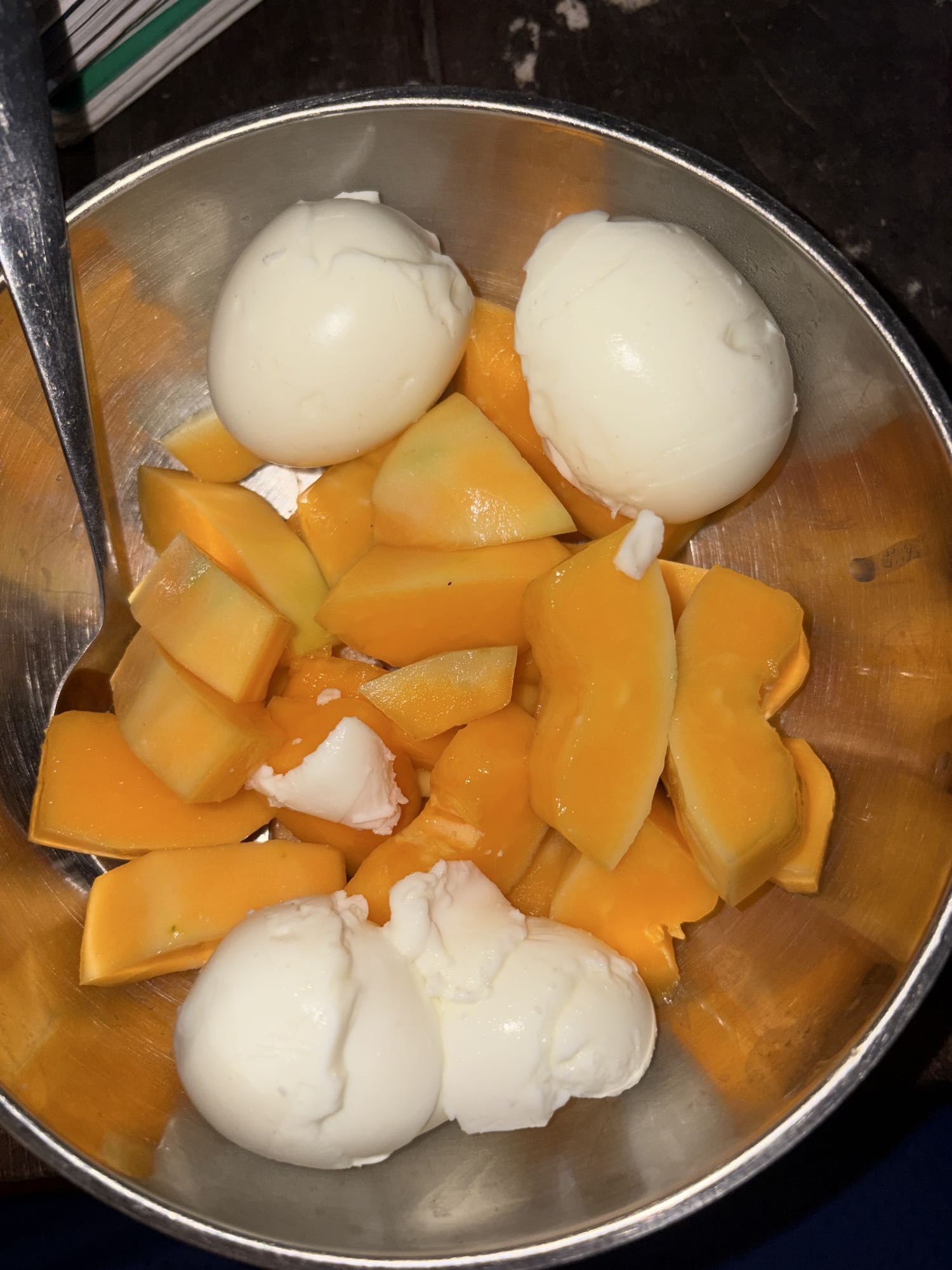 Boiled Eggs with Mango