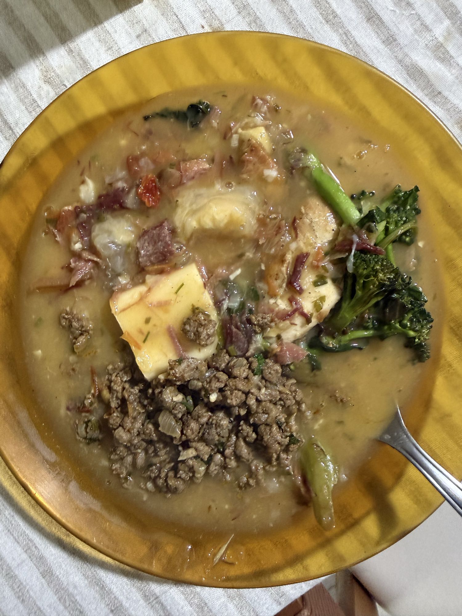Sopa cremosa com carne