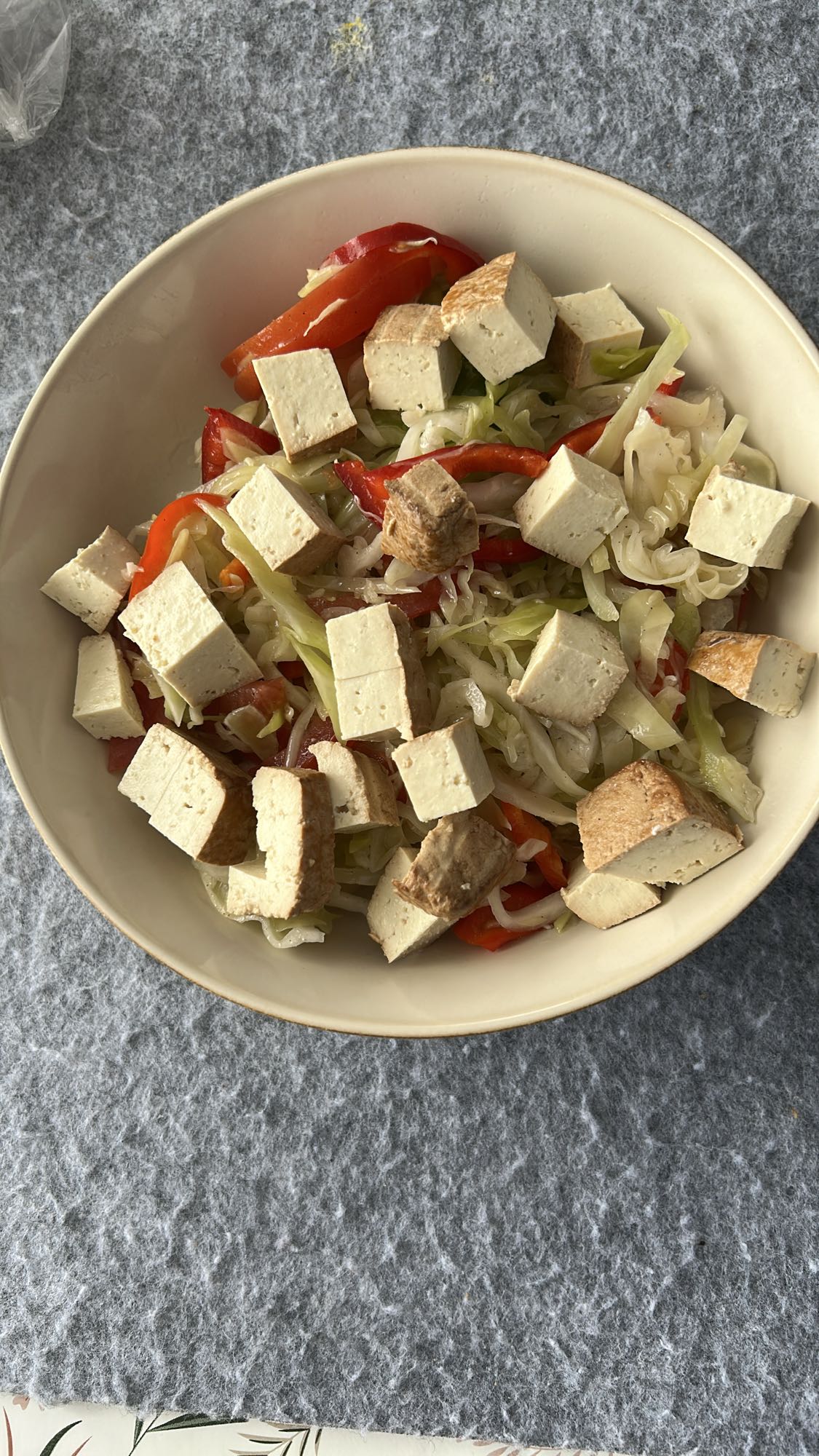 ensalada con tofu
