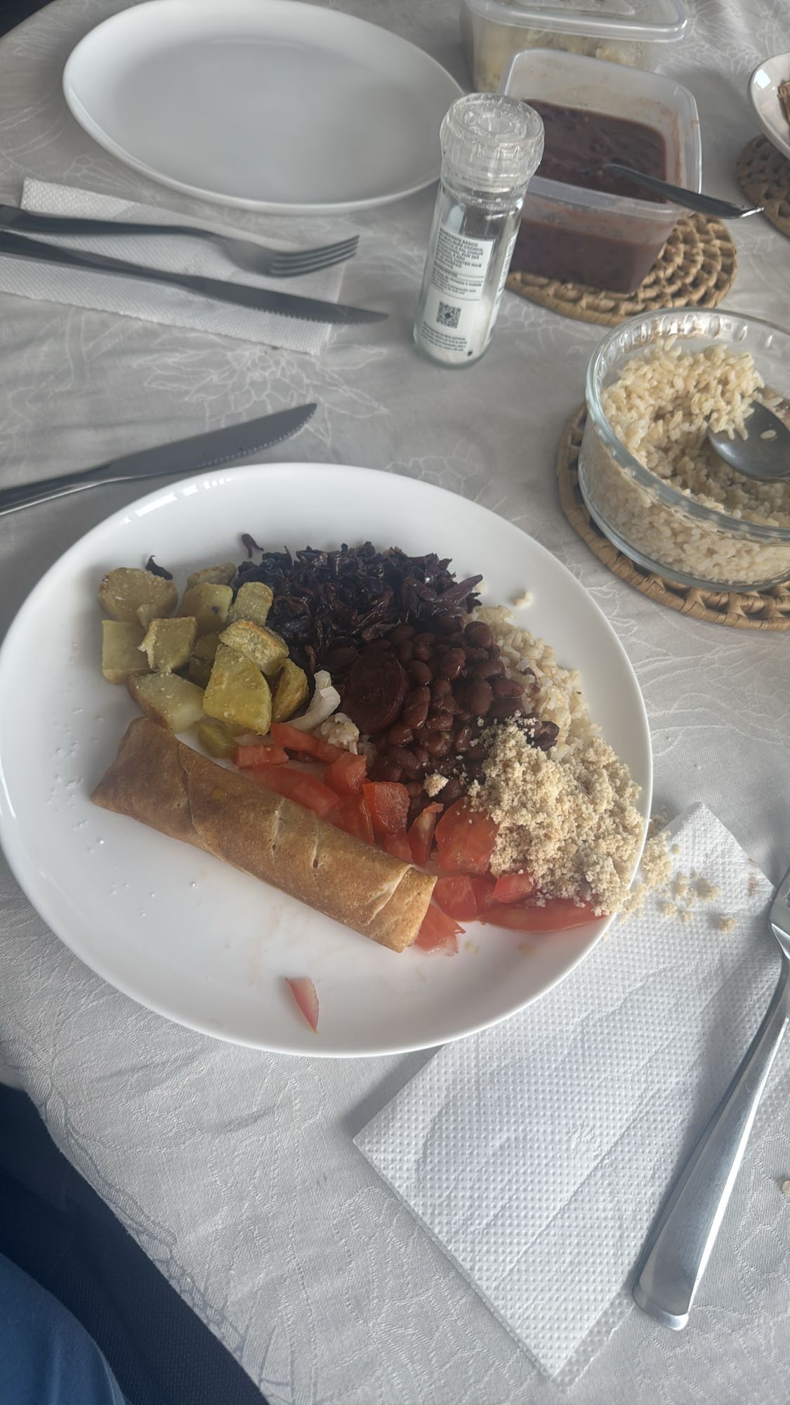 Prato com arroz e feijão