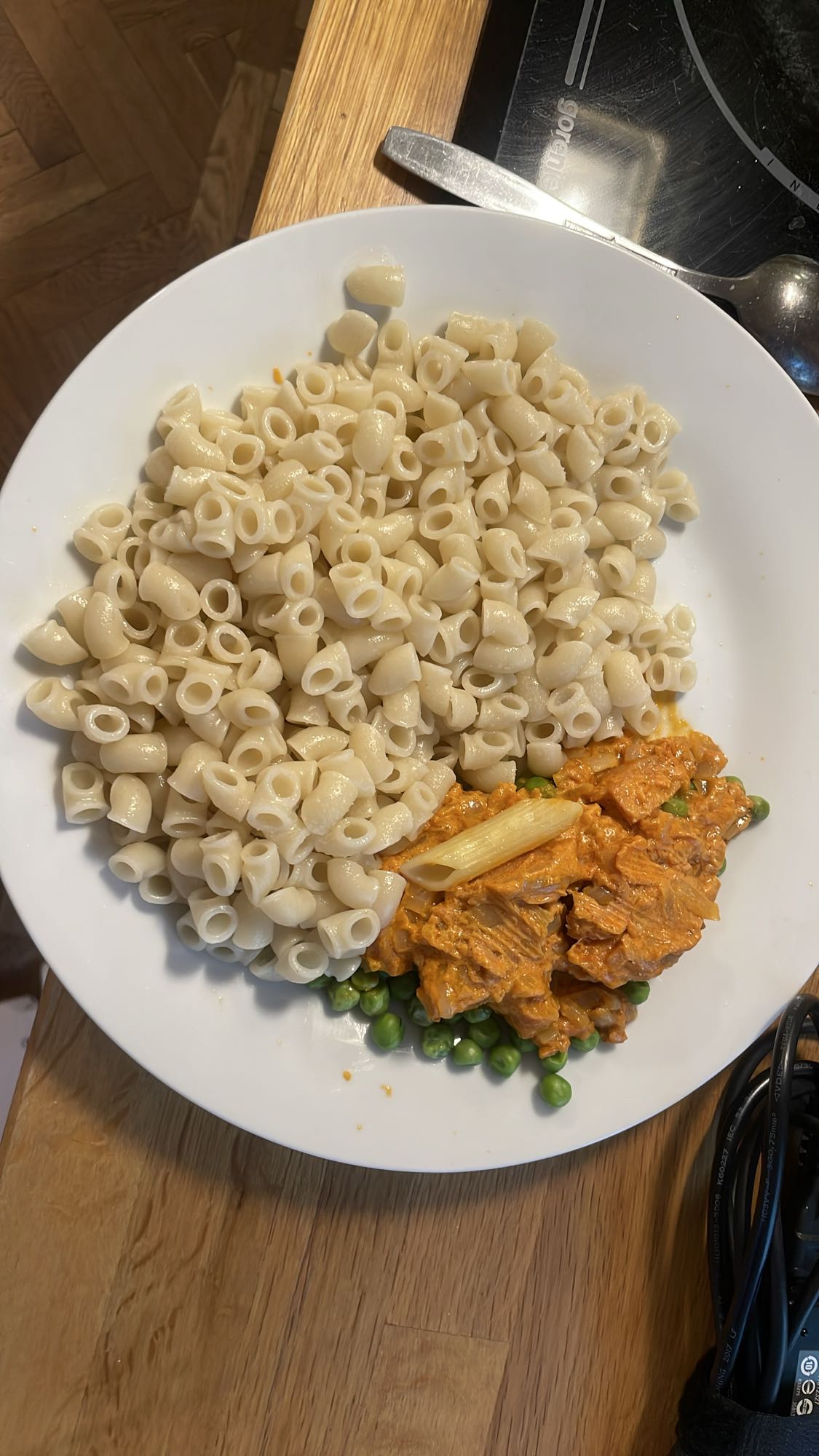 Pasta med tonfisk och ärtor