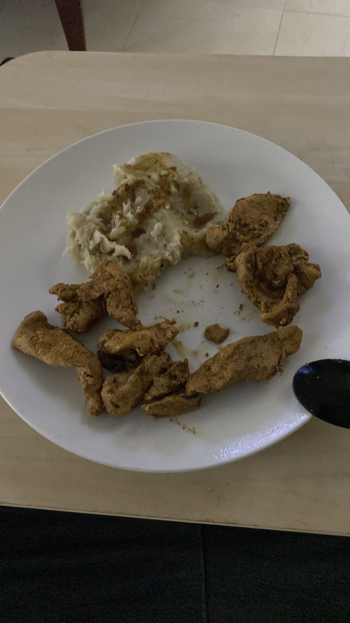 pollo con puré de guineito