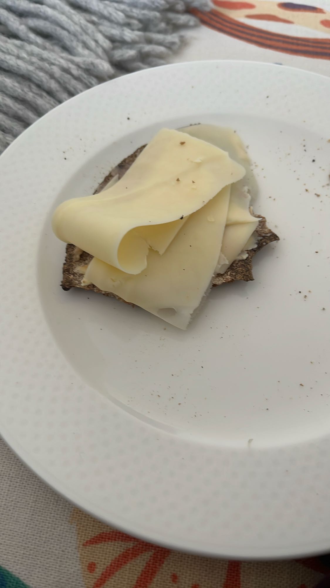 Knäckebröd med ost