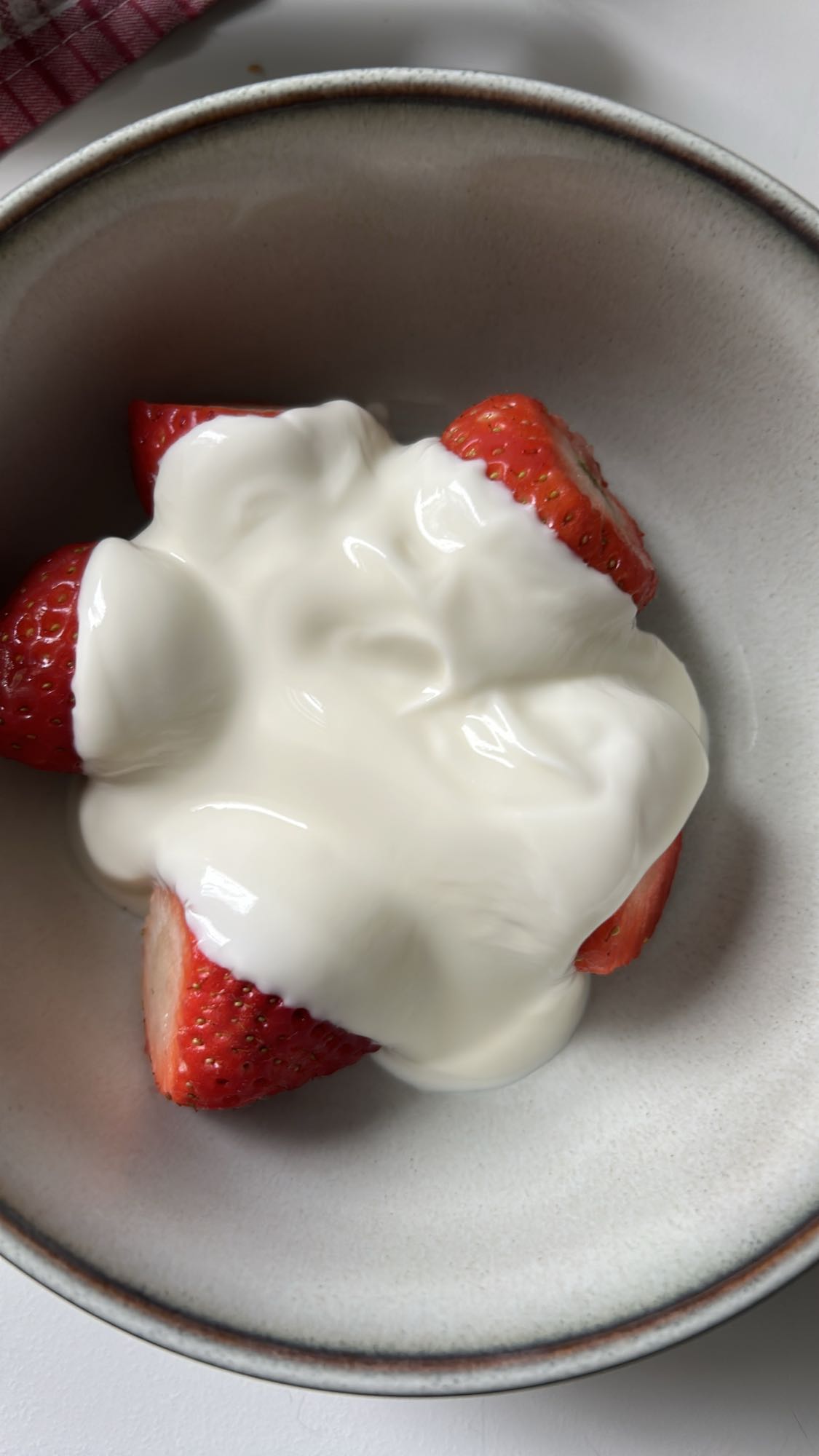 Strawberries Yogurt