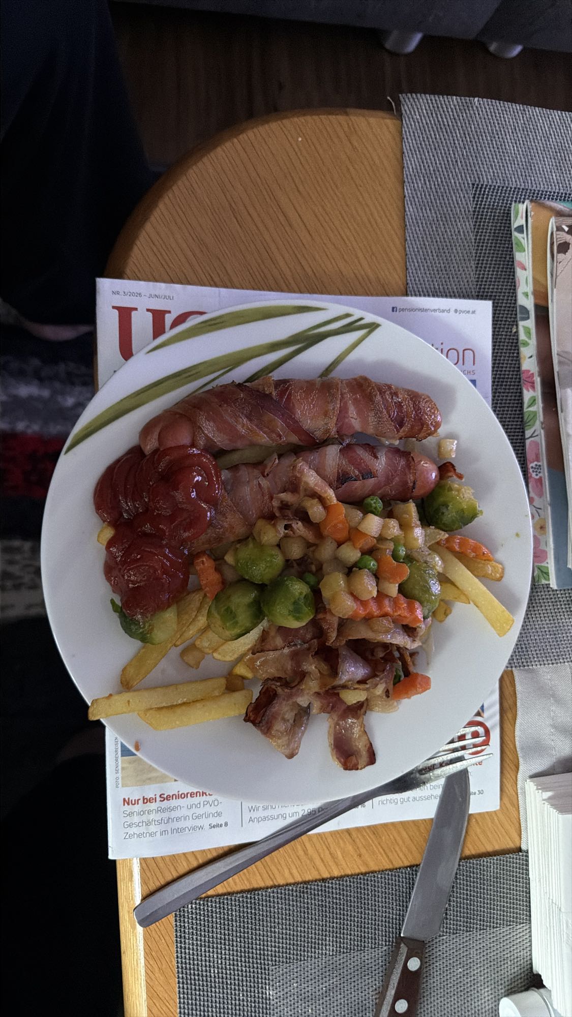 Speckwürstel mit Gemüse