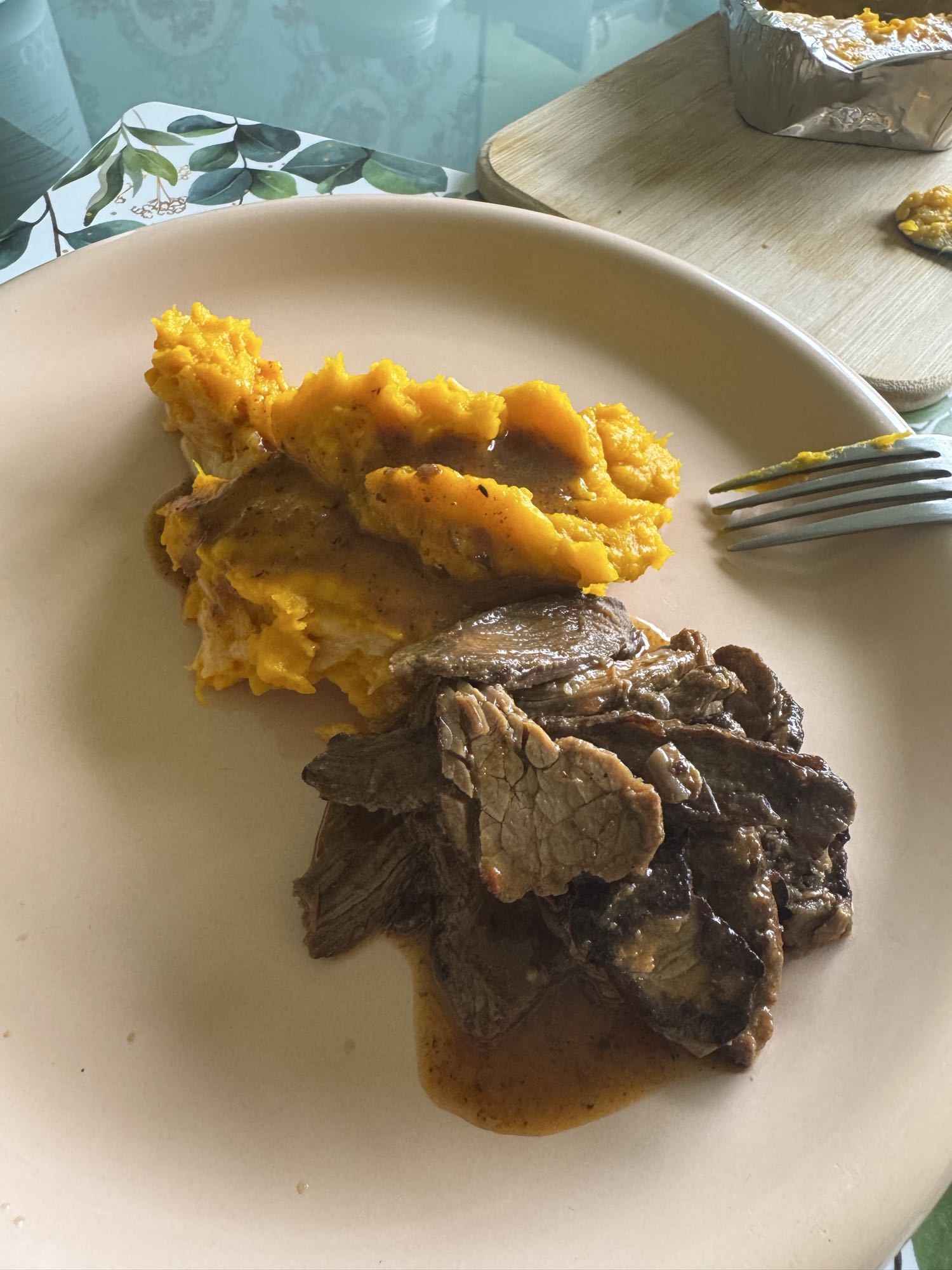 carne con puré de calabaza
