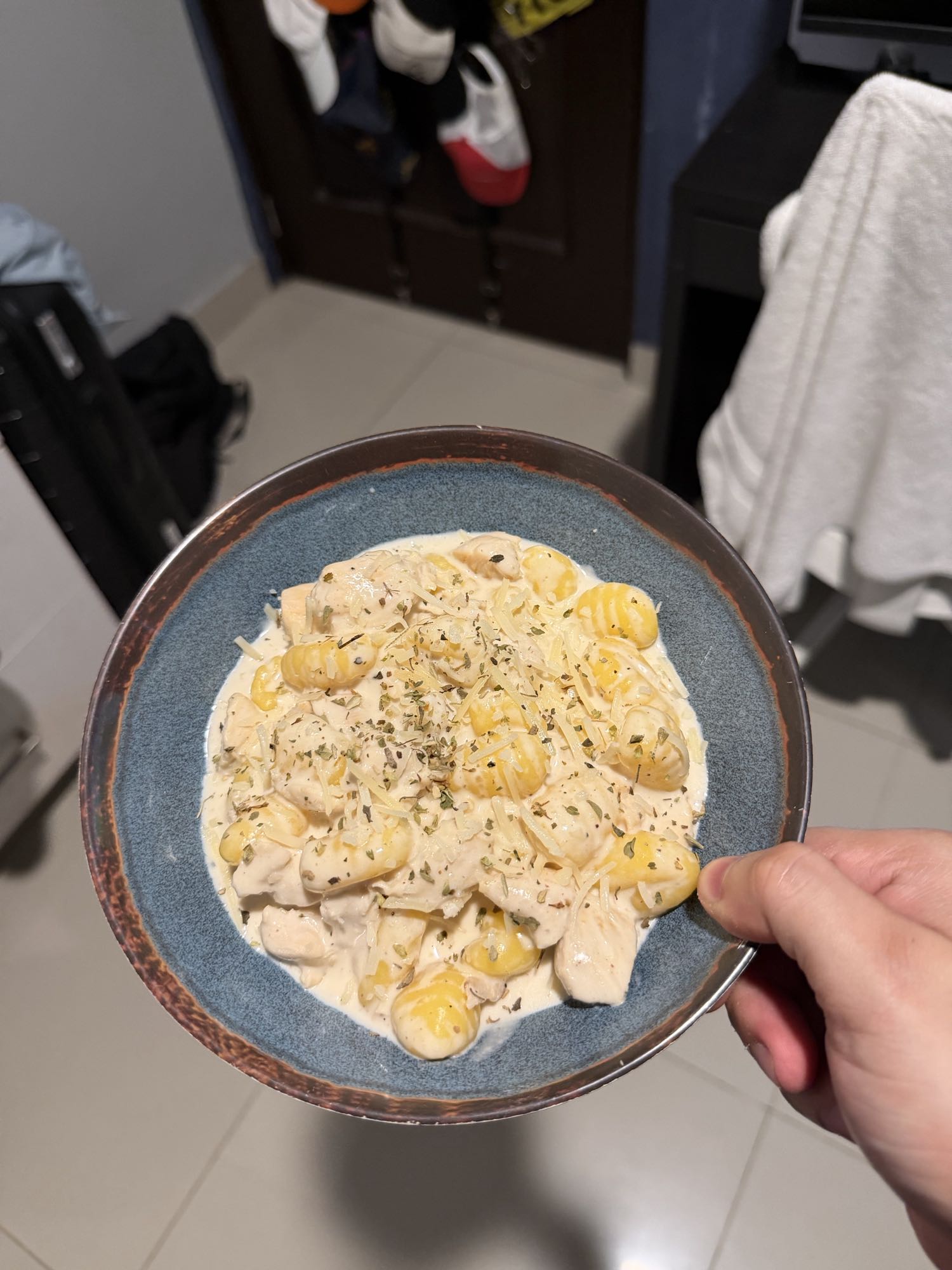 ñoquis con pollo y crema