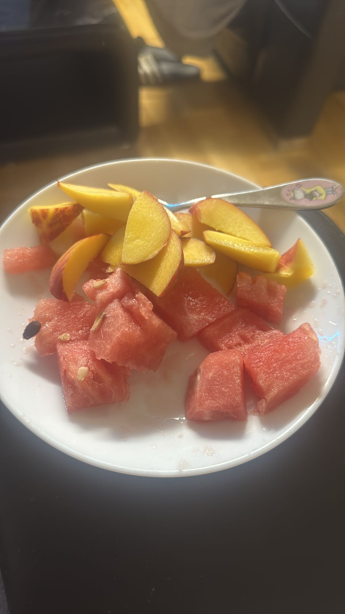 Fruktskål med persika
