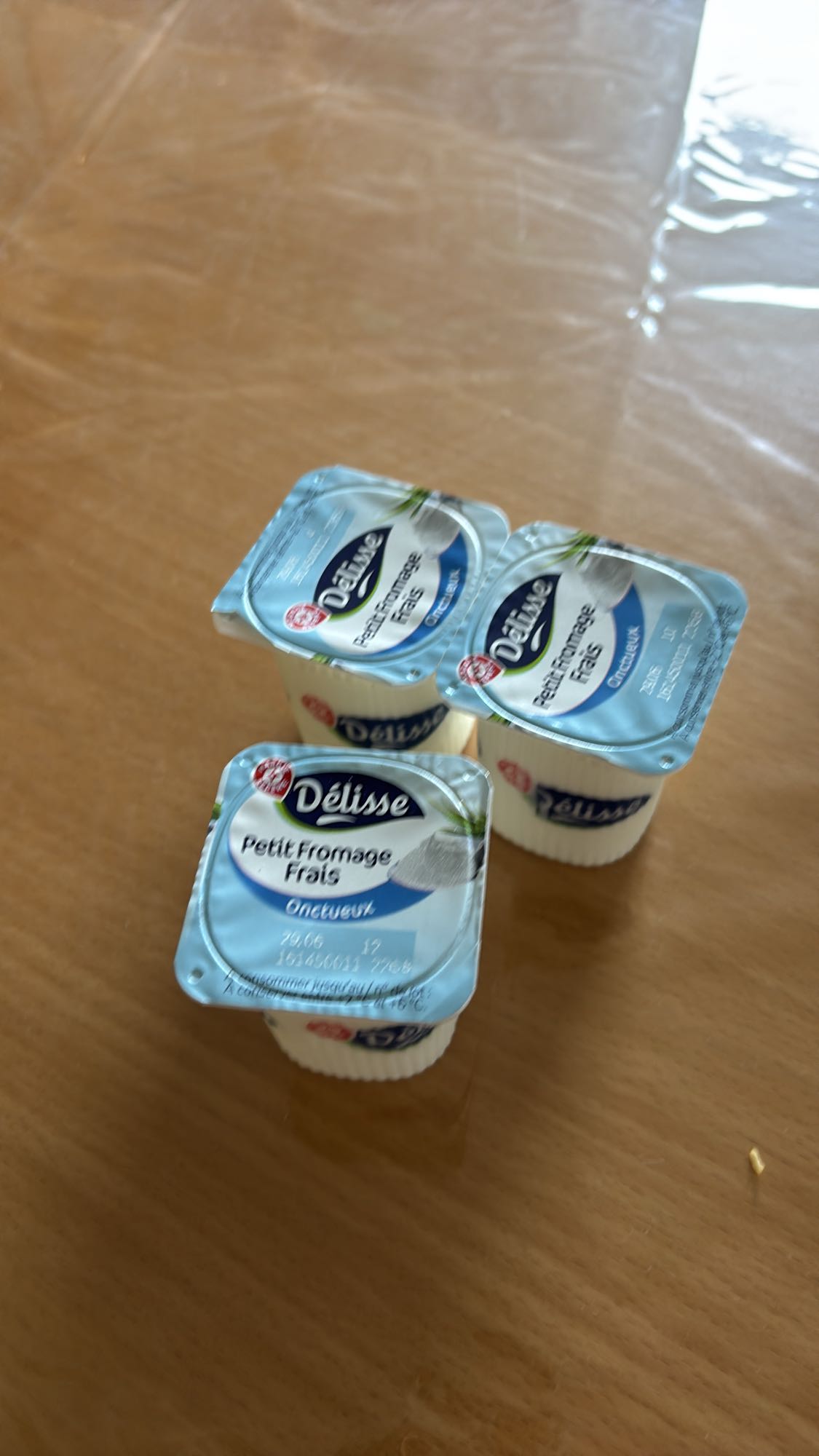 3 petits fromages frais