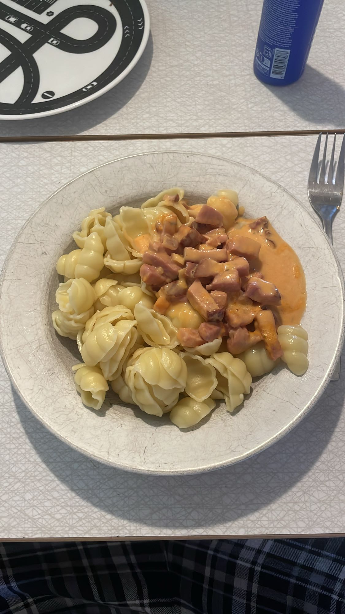 Pasta med korvsås