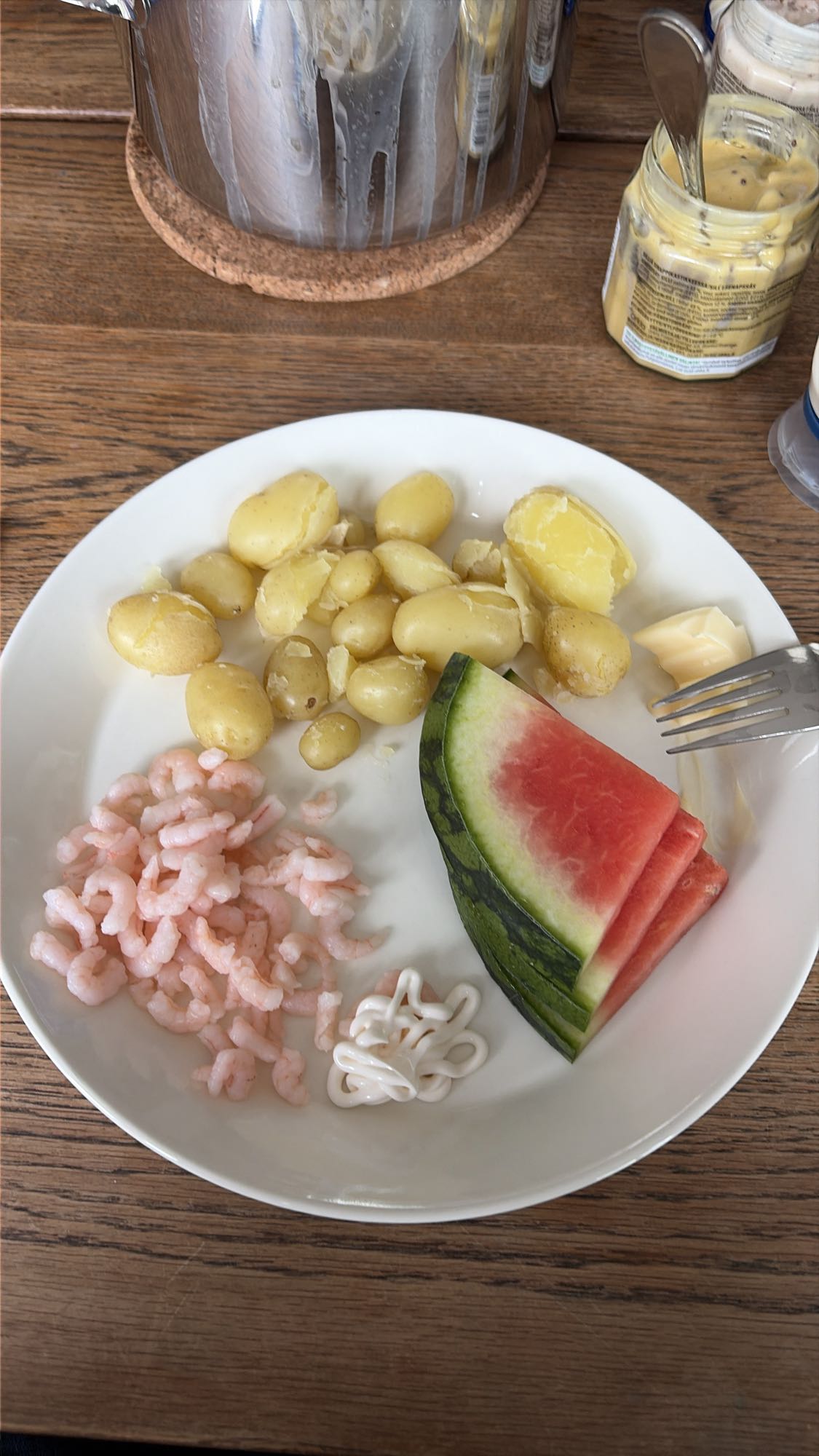 Potatis med räkor