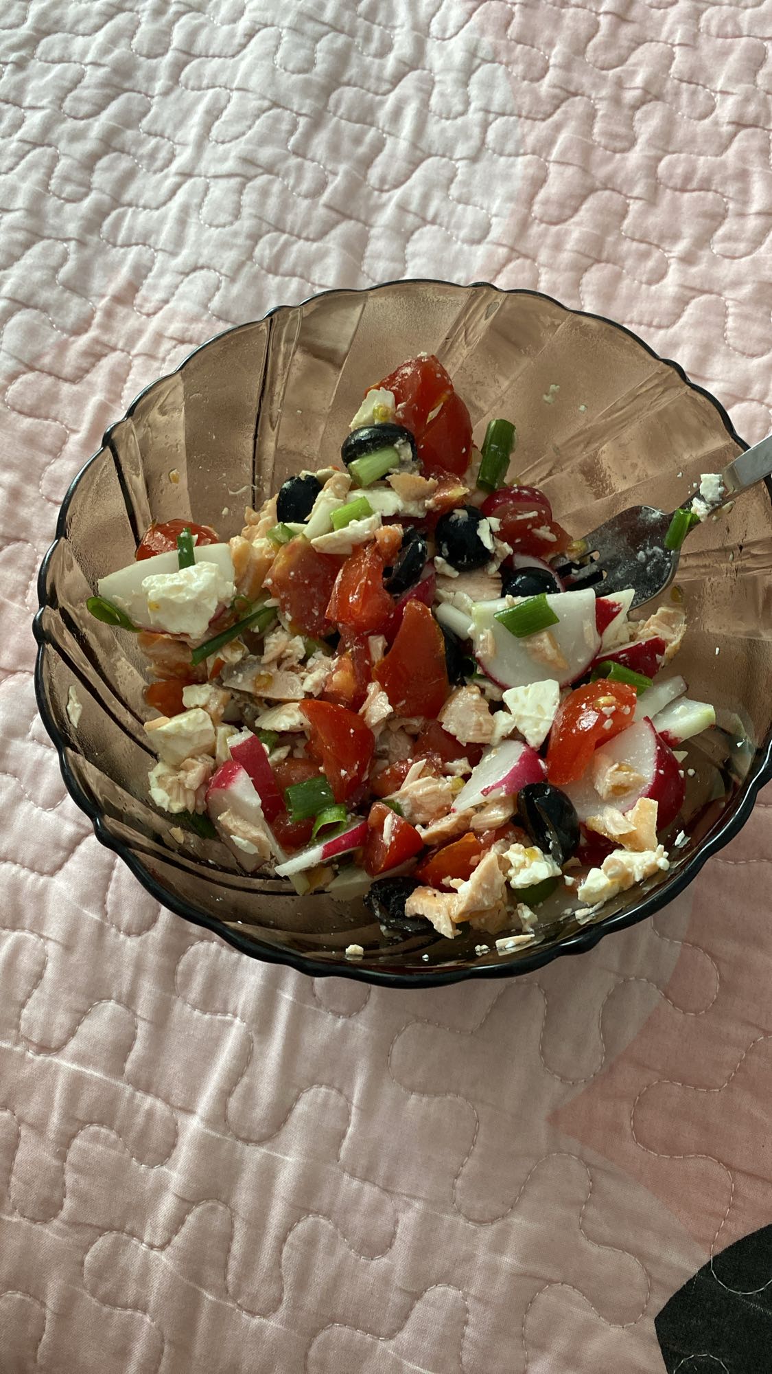 Salata cu somon si feta