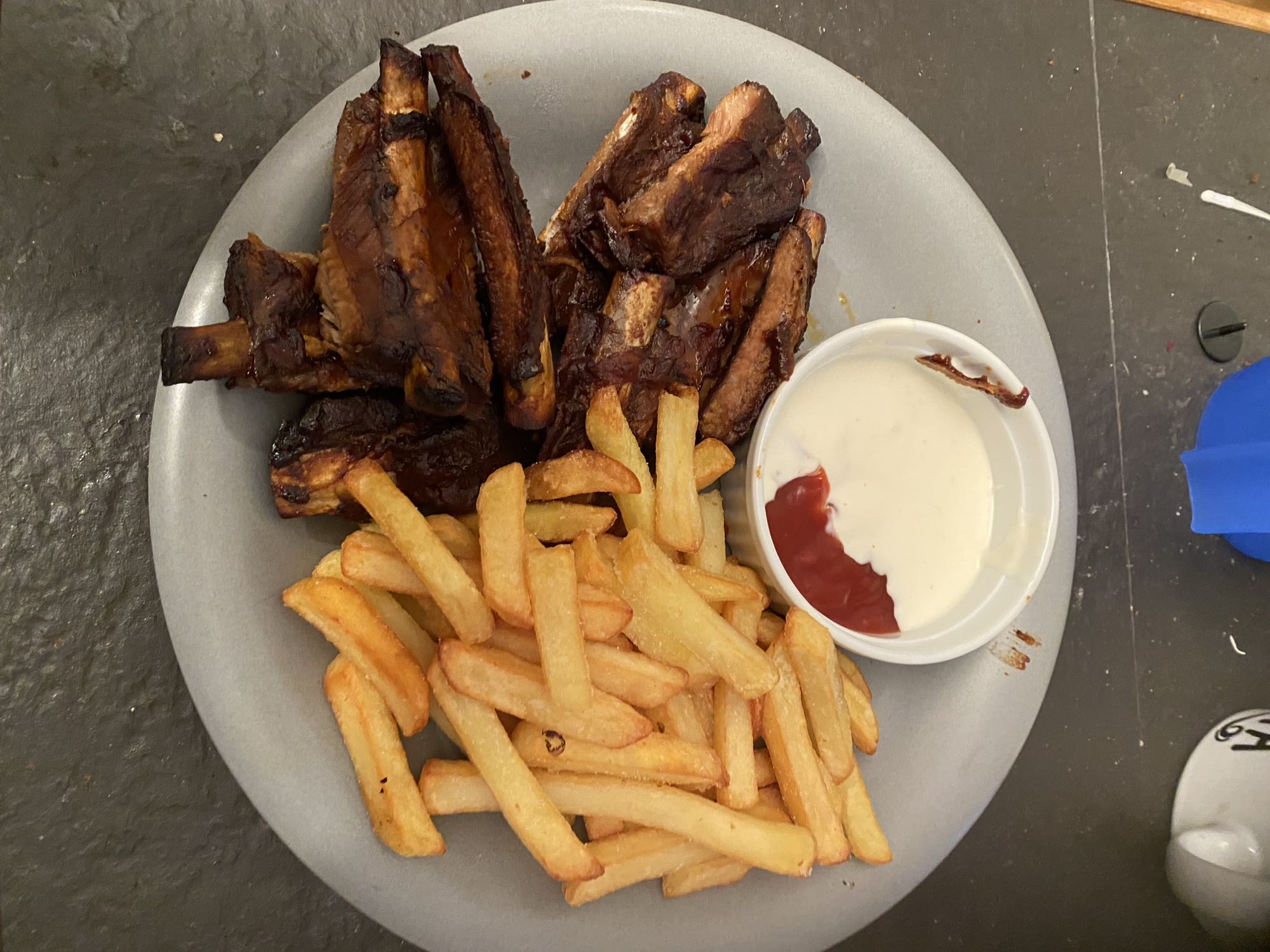 Revbensspjäll med pommes