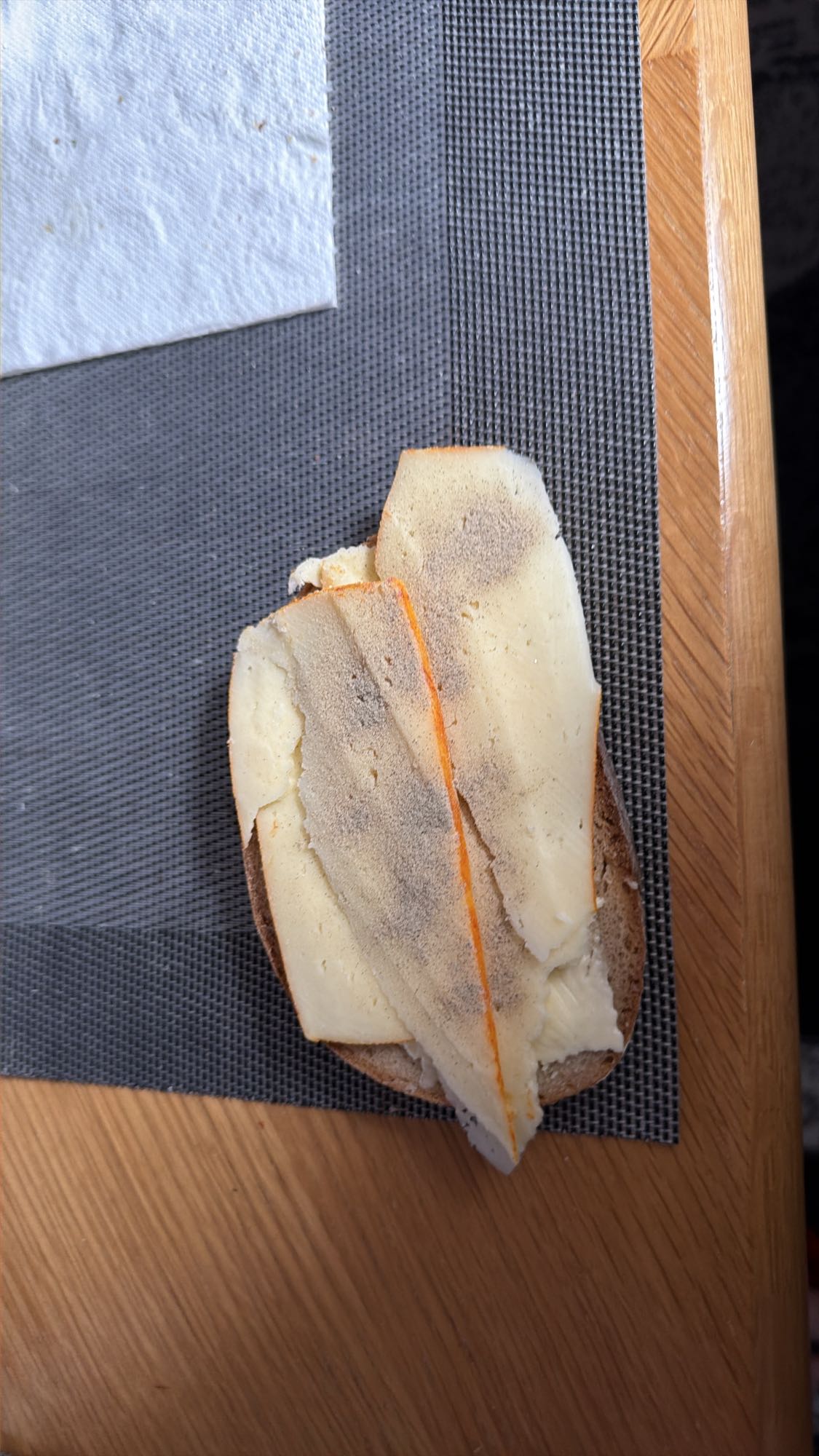Brötchen mit Käse