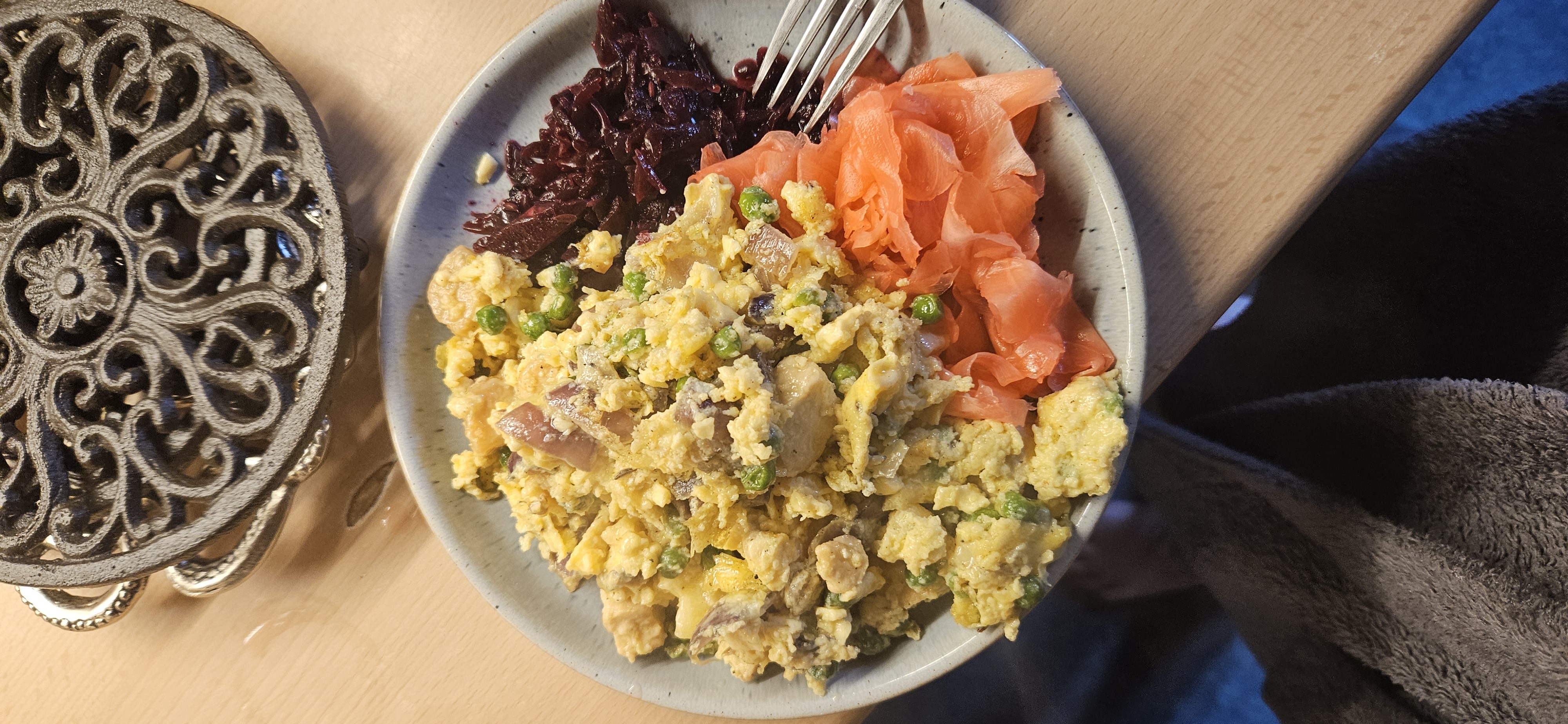 Scramble with Pickled Ginger and Quorn