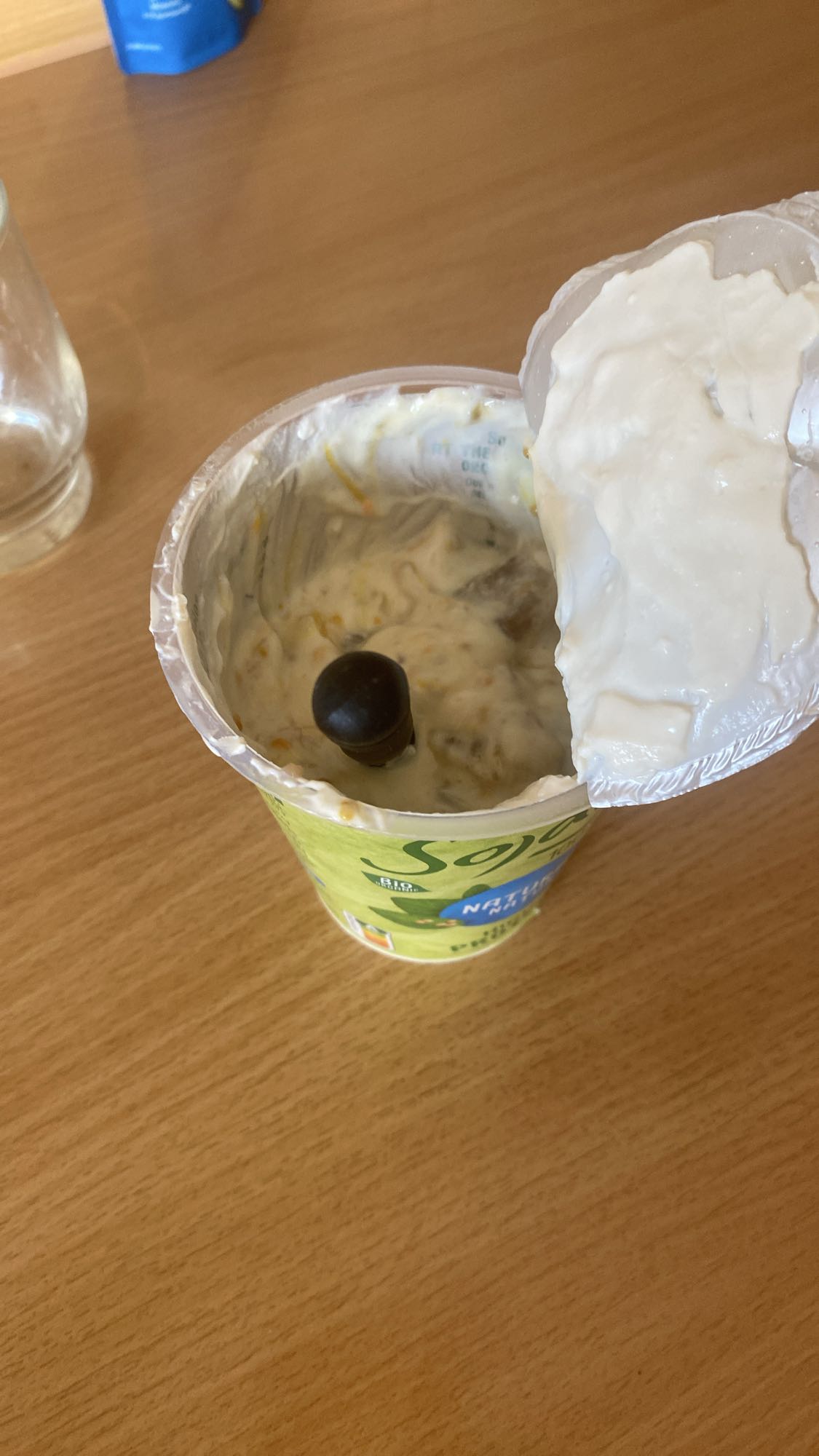 Jogurt z owocami