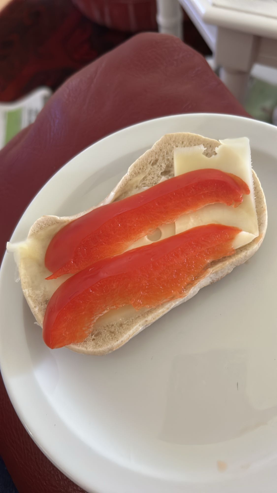 Smörgås med ost och paprika