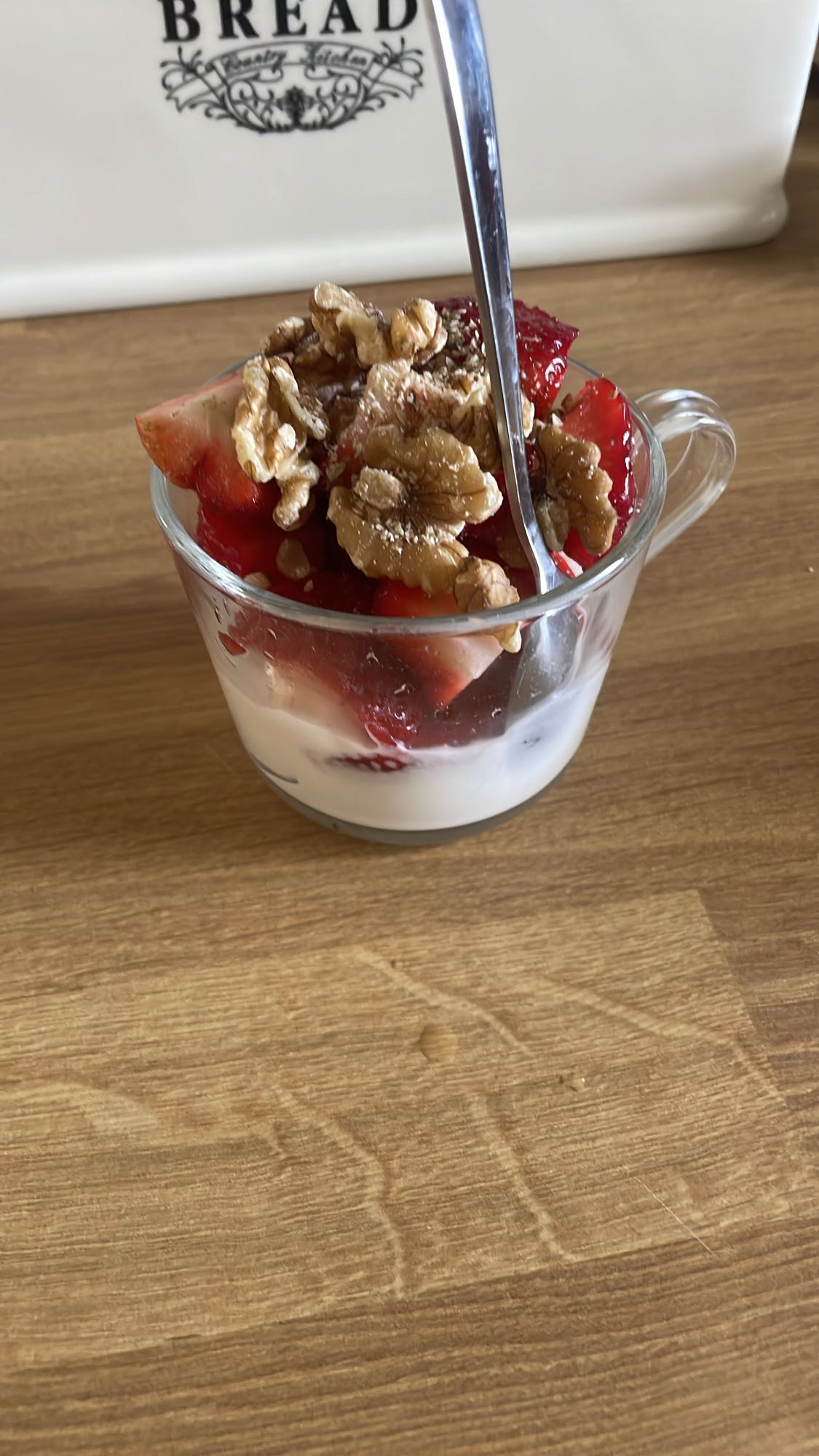 Jogurt z truskawkami
