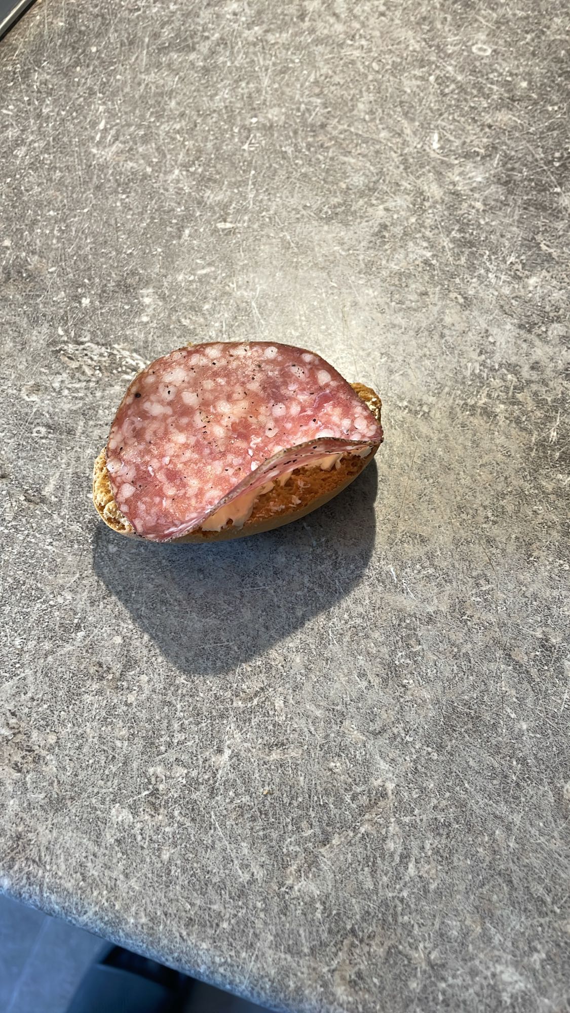 Smörgås med salami