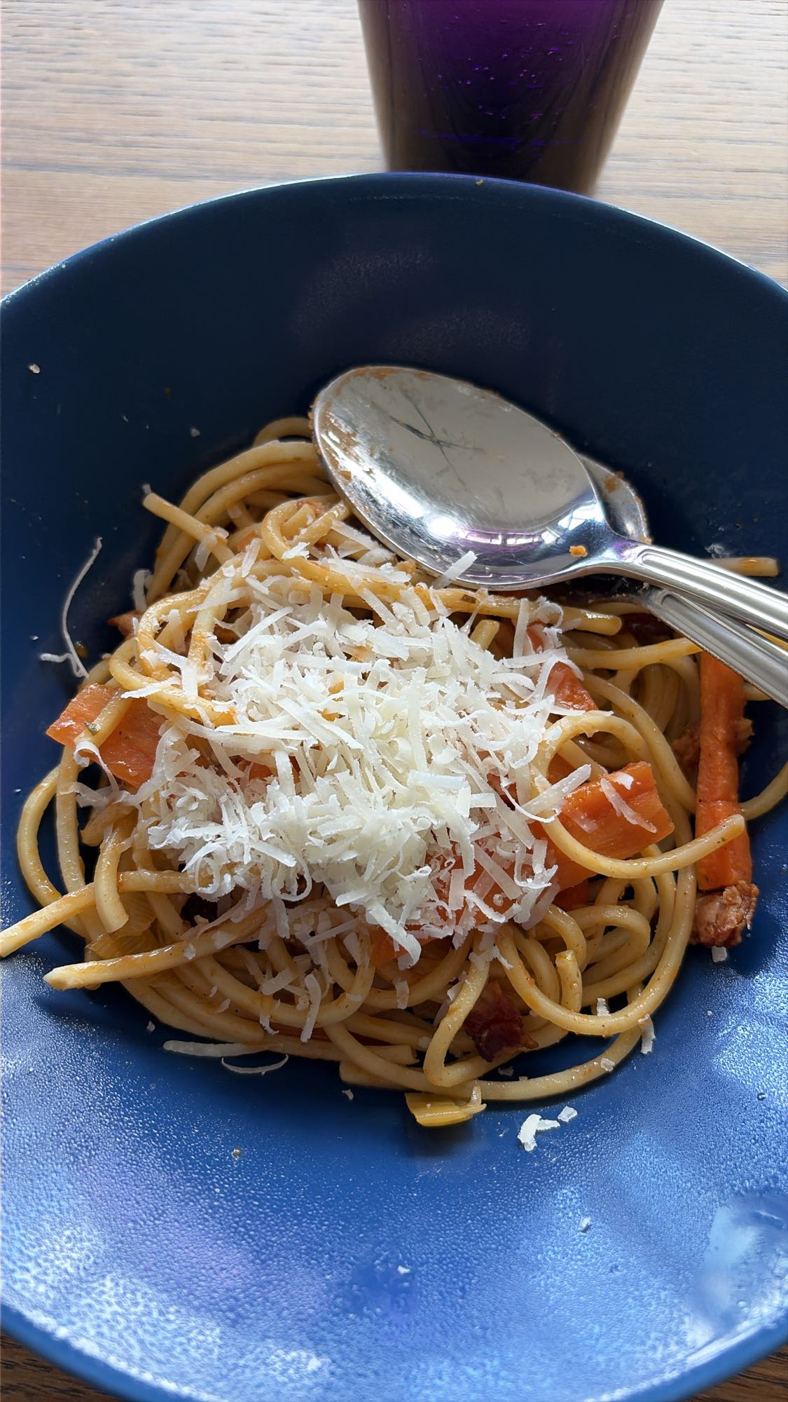 Pasta med morot och ost