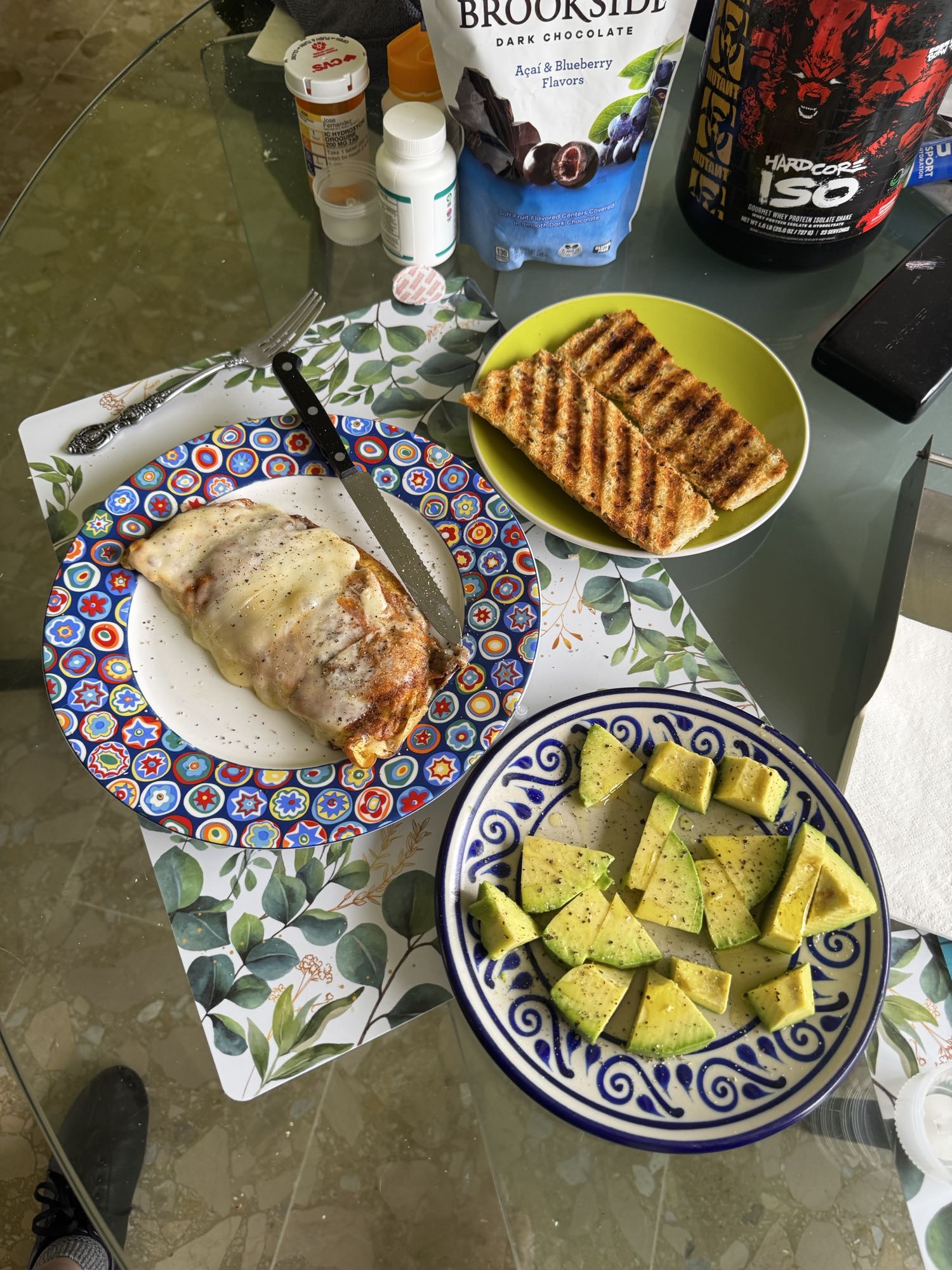 sándwich con aguacate